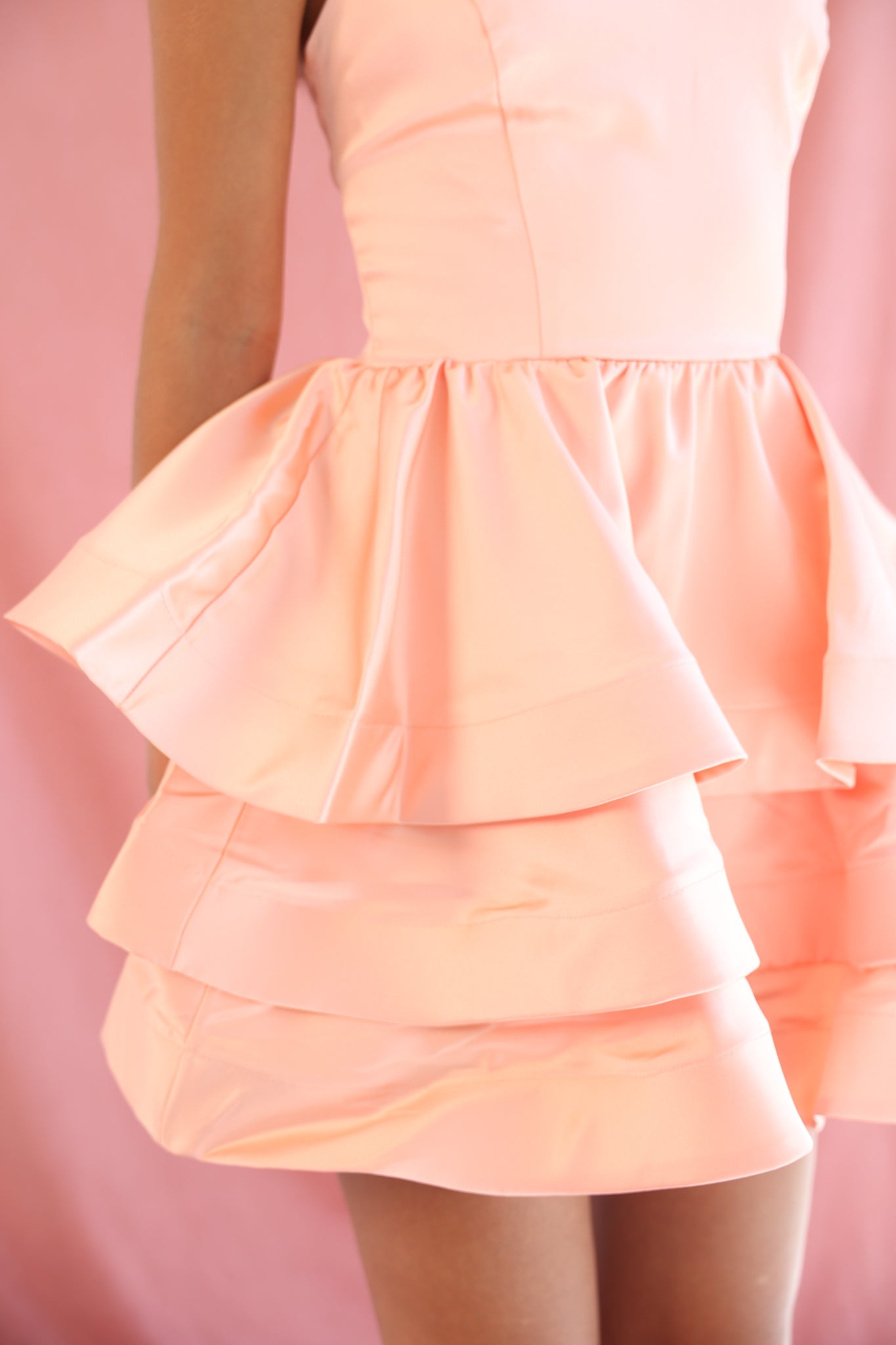 Short puffy dress in Salmon