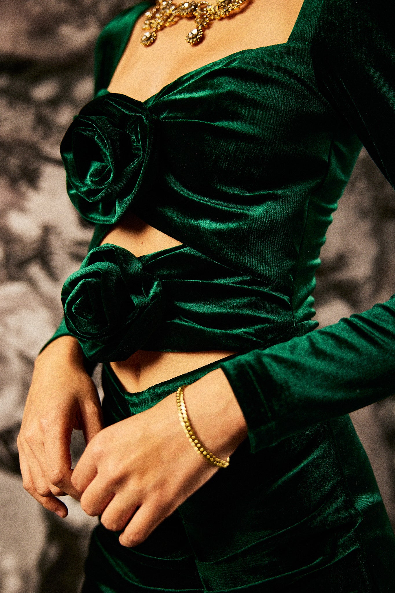 VELVET FLOWER DRESS IN GREEN