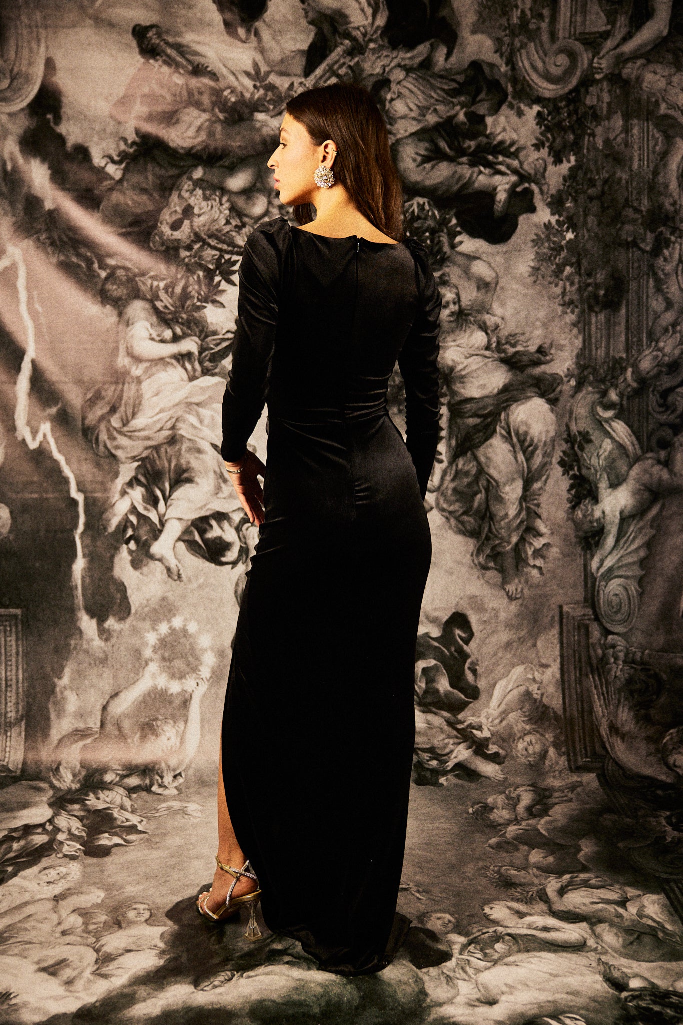 VELVET FLOWER DRESS IN BLACK