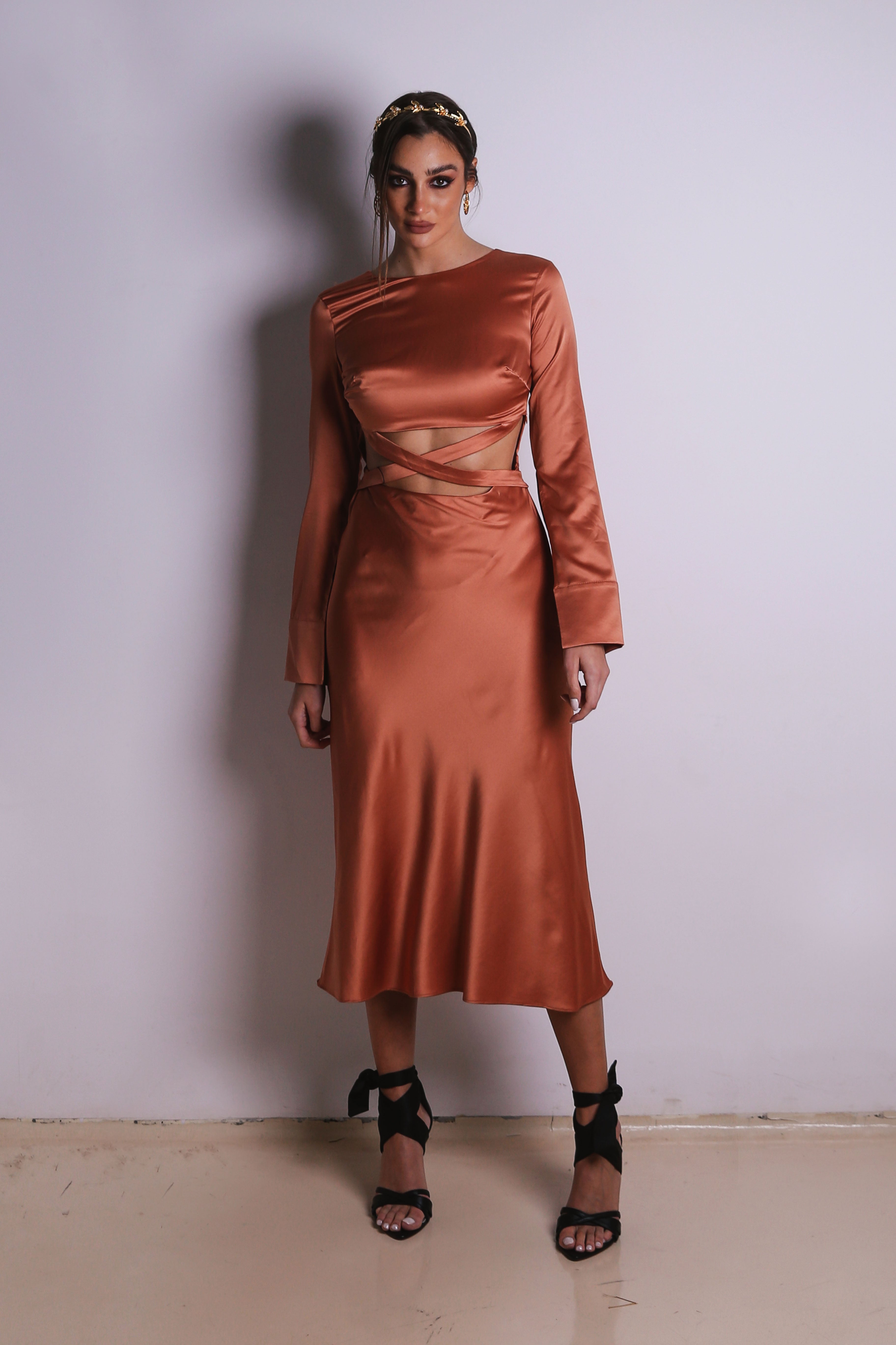 Long sleeve satin dress in Orange