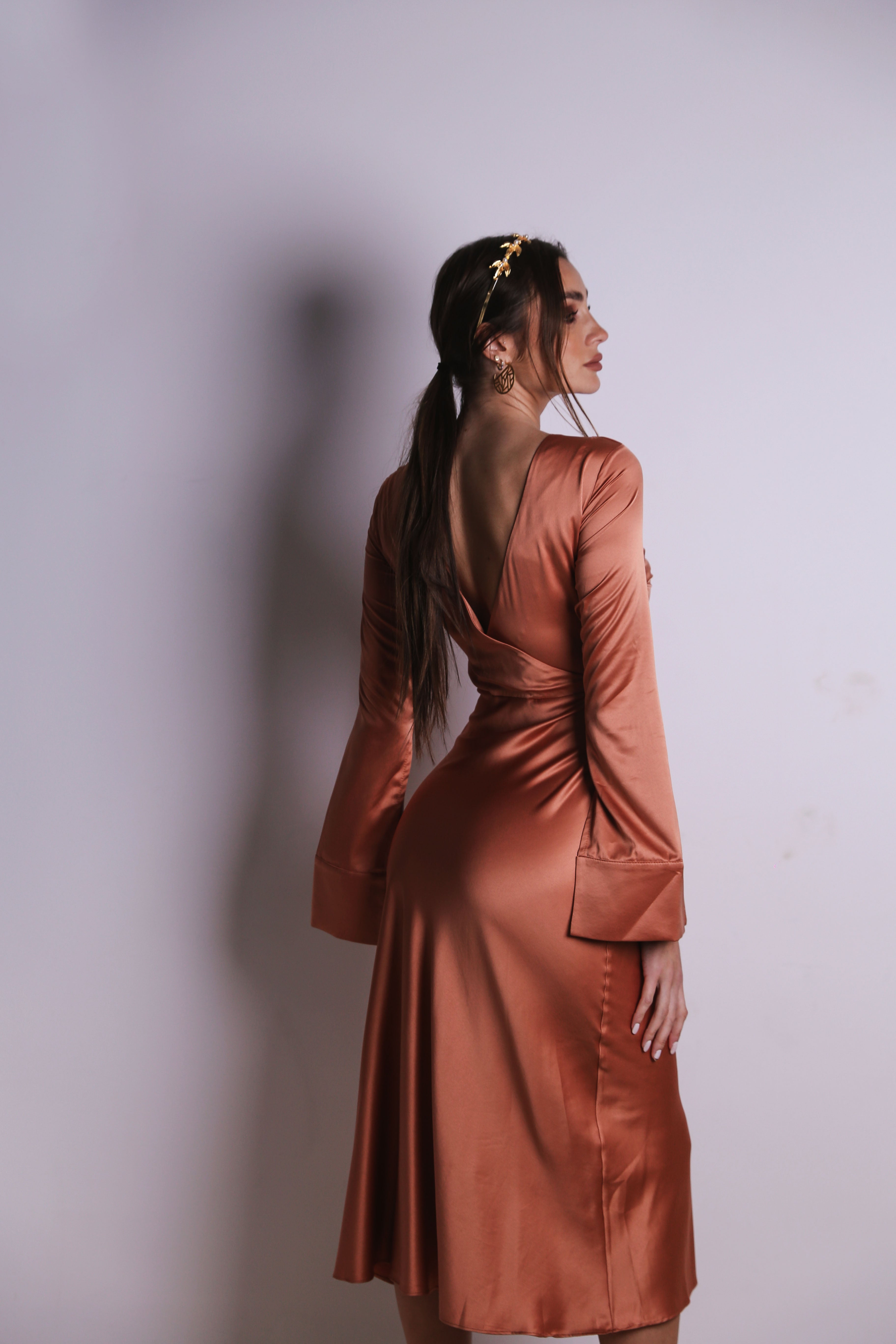 Long sleeve satin dress in Orange