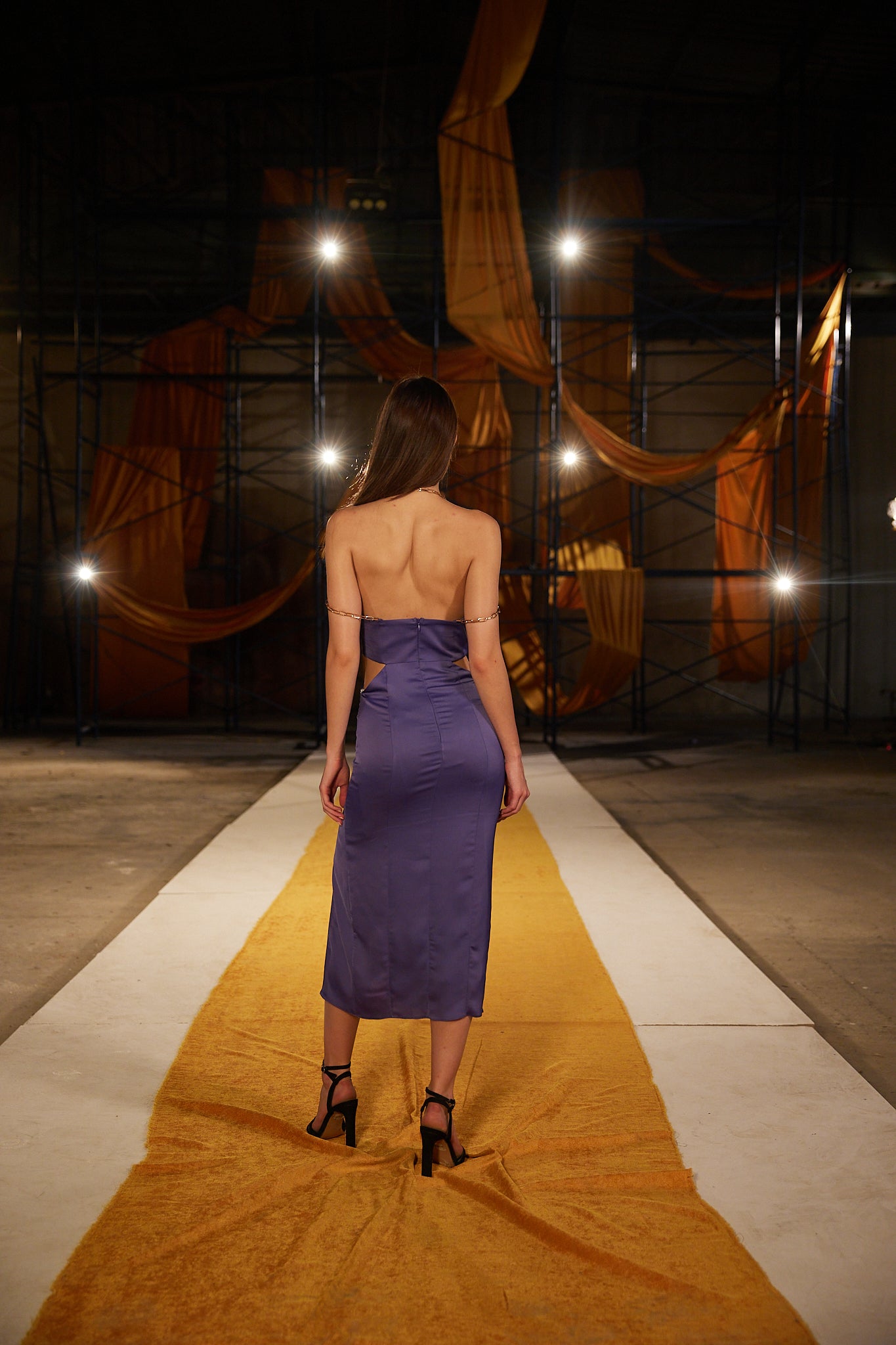 Runway Look 16 in Purple
