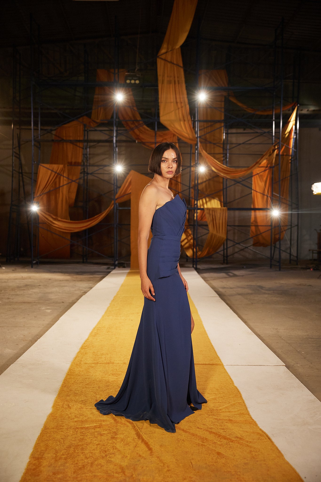 Runway Look 21 in Blue
