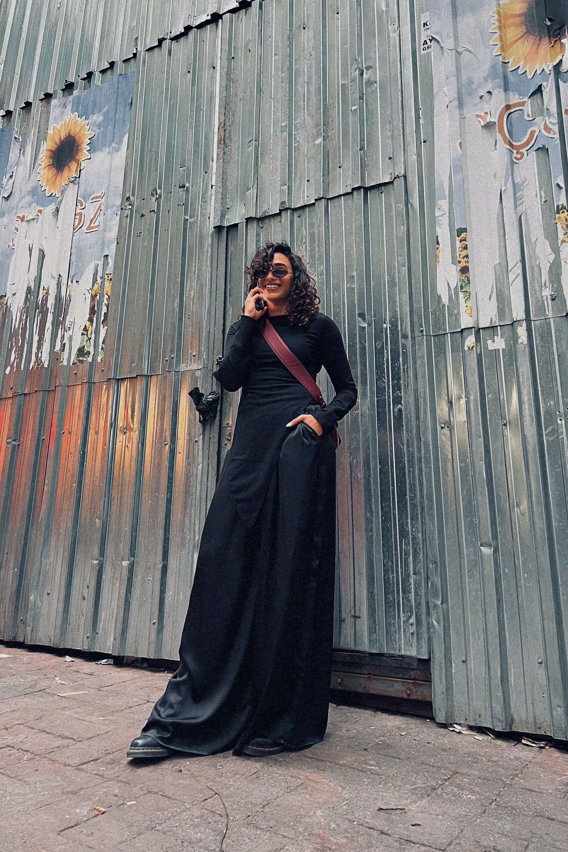 BASIC BUT MAKE IT ASYMMETRIC TOP IN BLACK