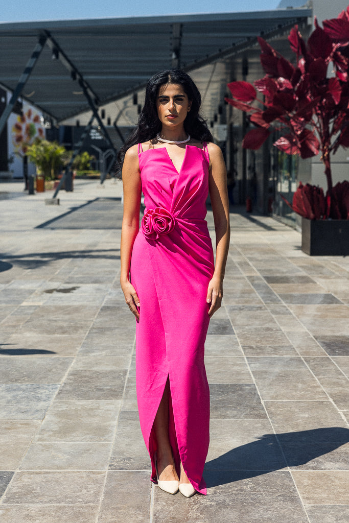 Sleeveless long dress with flower in Fuchsia