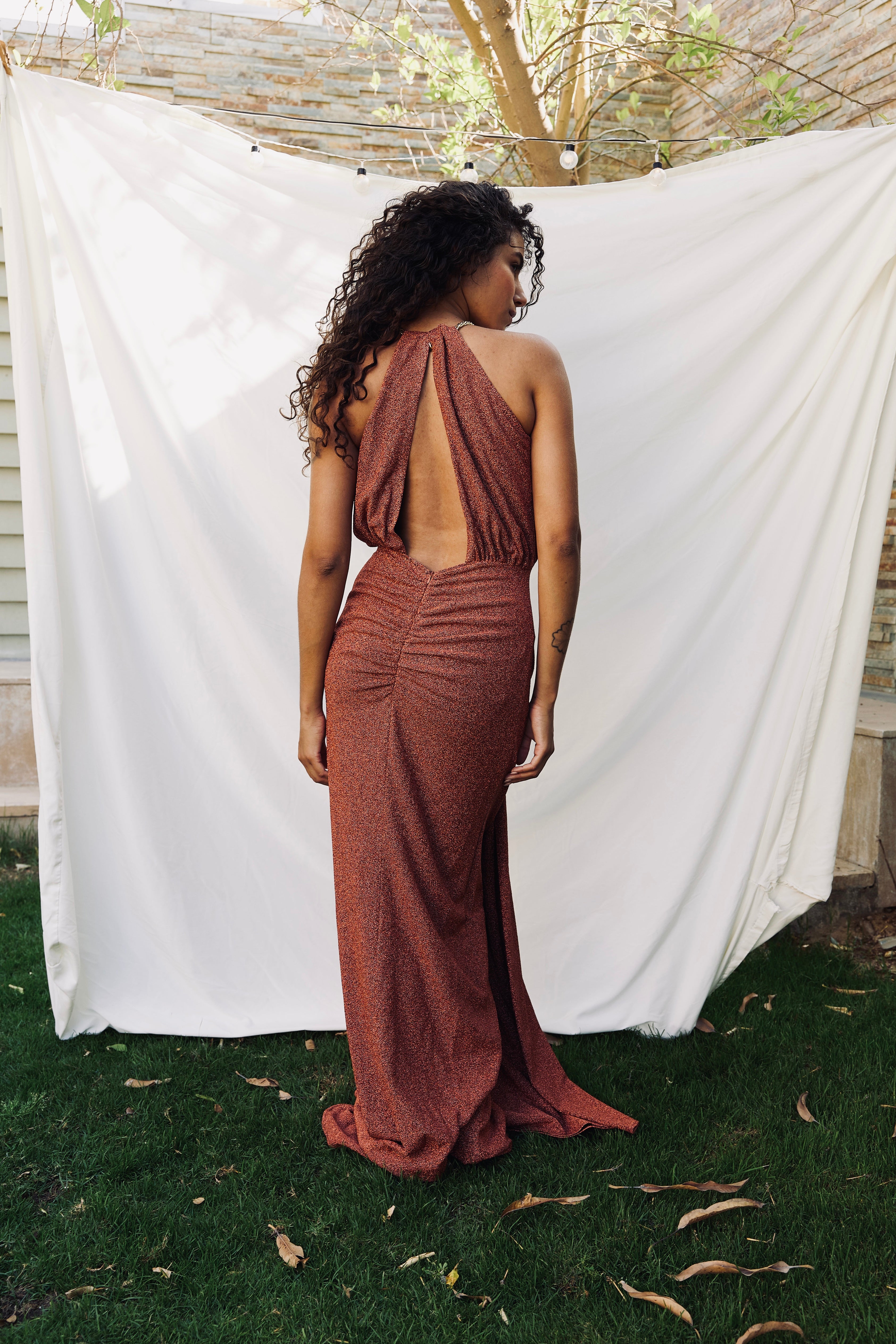 SHIMMERY HALTER NECK DRESS WITH CHAINS IN ORANGE