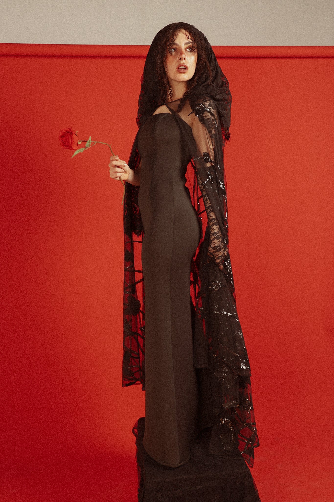 The floor is lava look 5 in Black