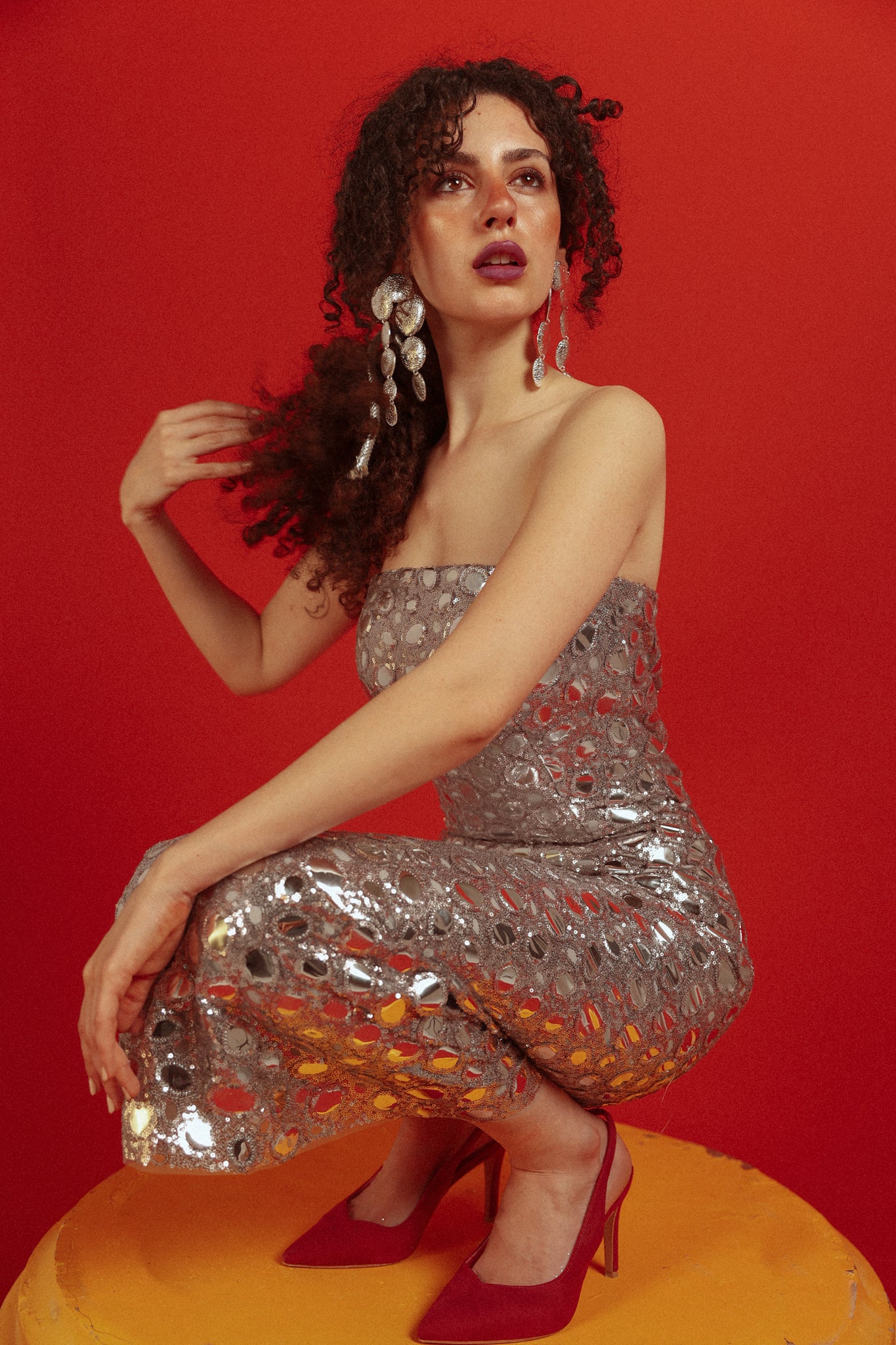 The floor is lava look 7 in Silver
