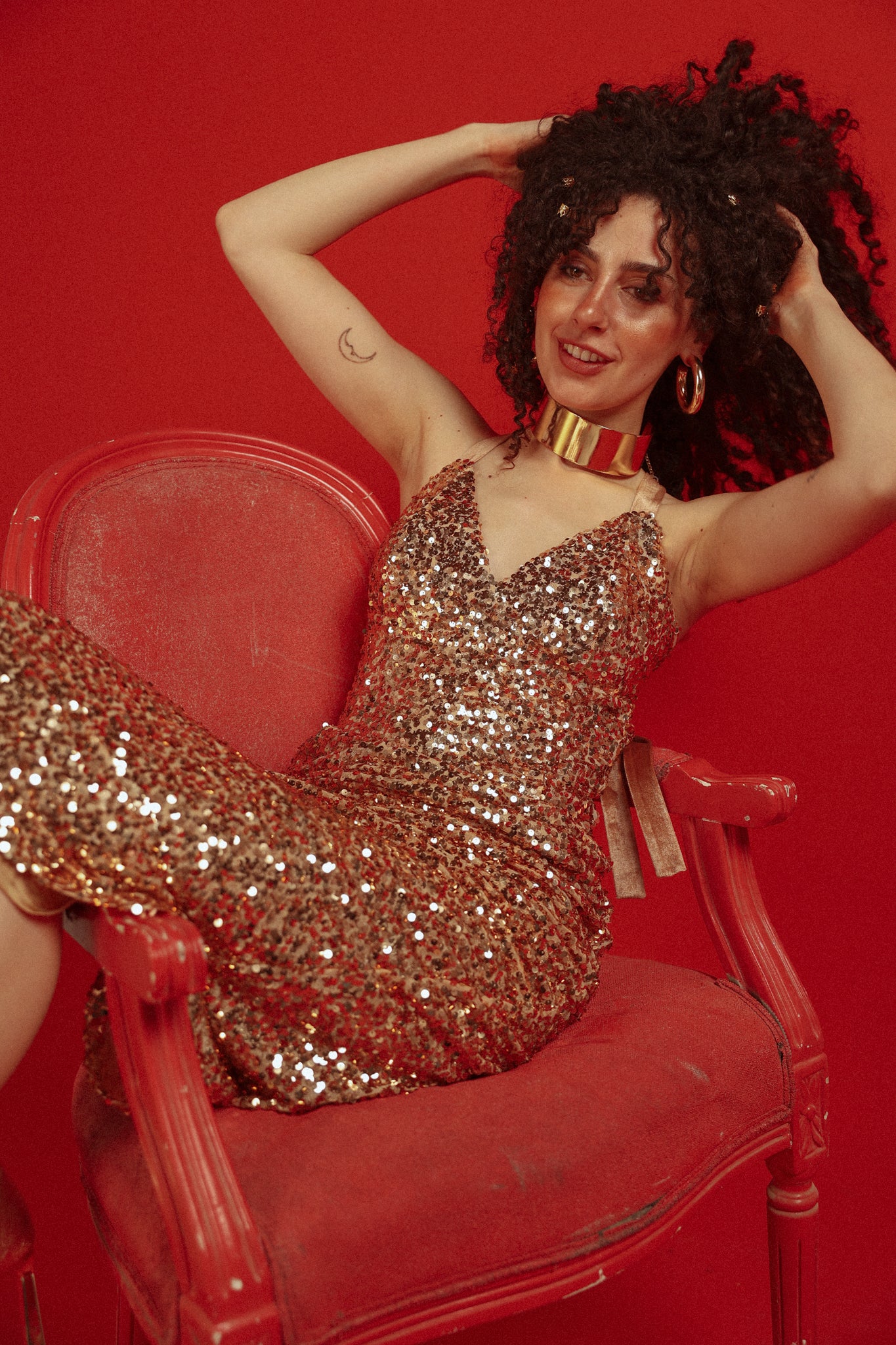 The floor is lava look 4 in Gold