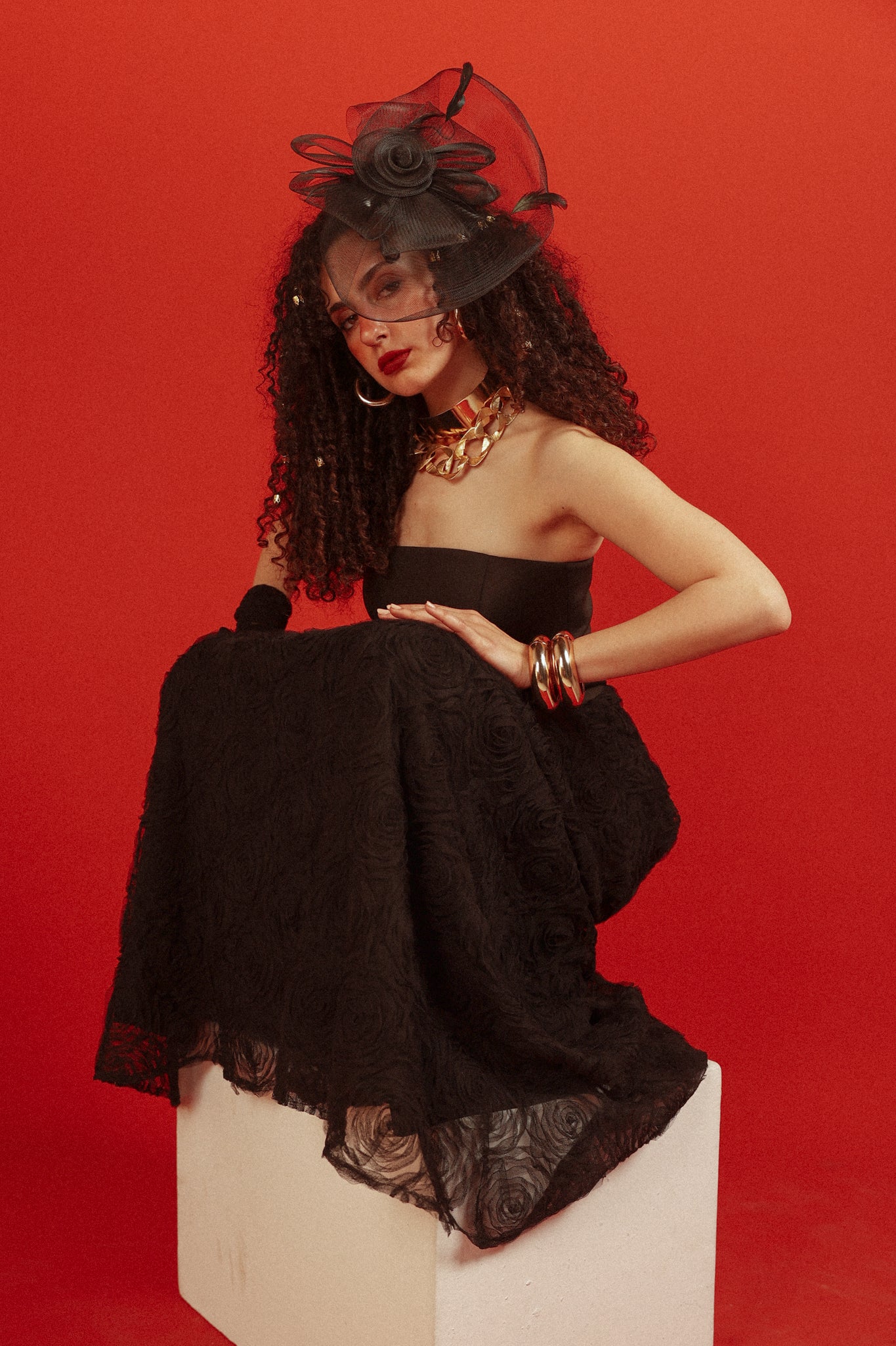 The floor is lava look 3 in black