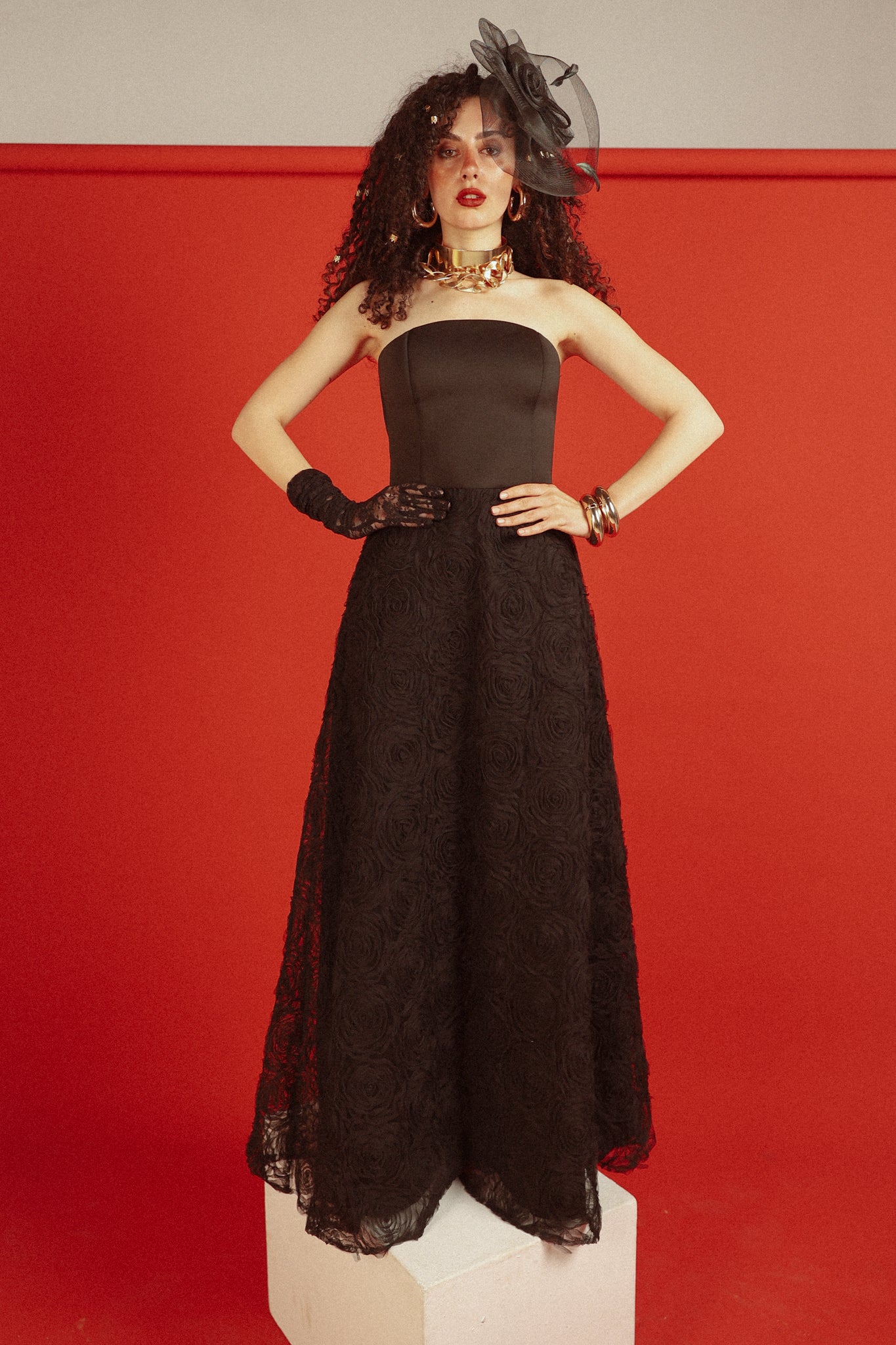The floor is lava look 3 in black