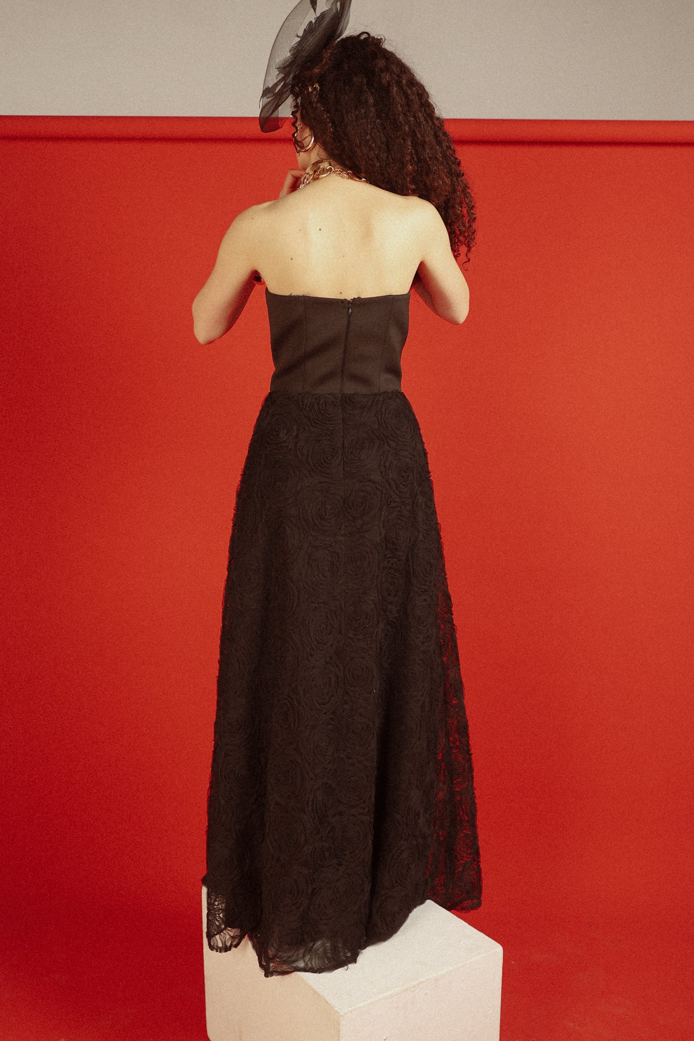 The floor is lava look 3 in black