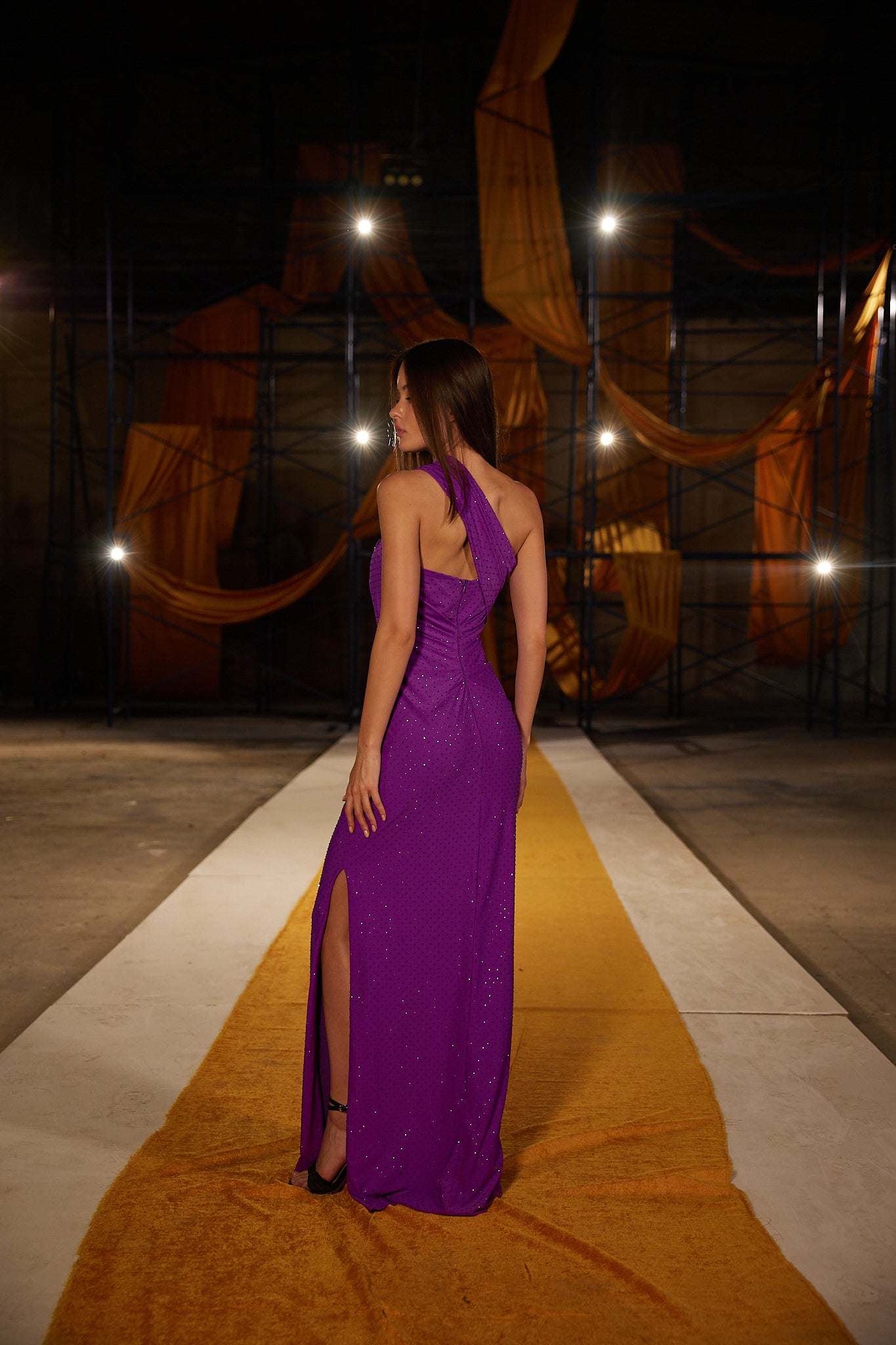 Runway Look 27 in Purple