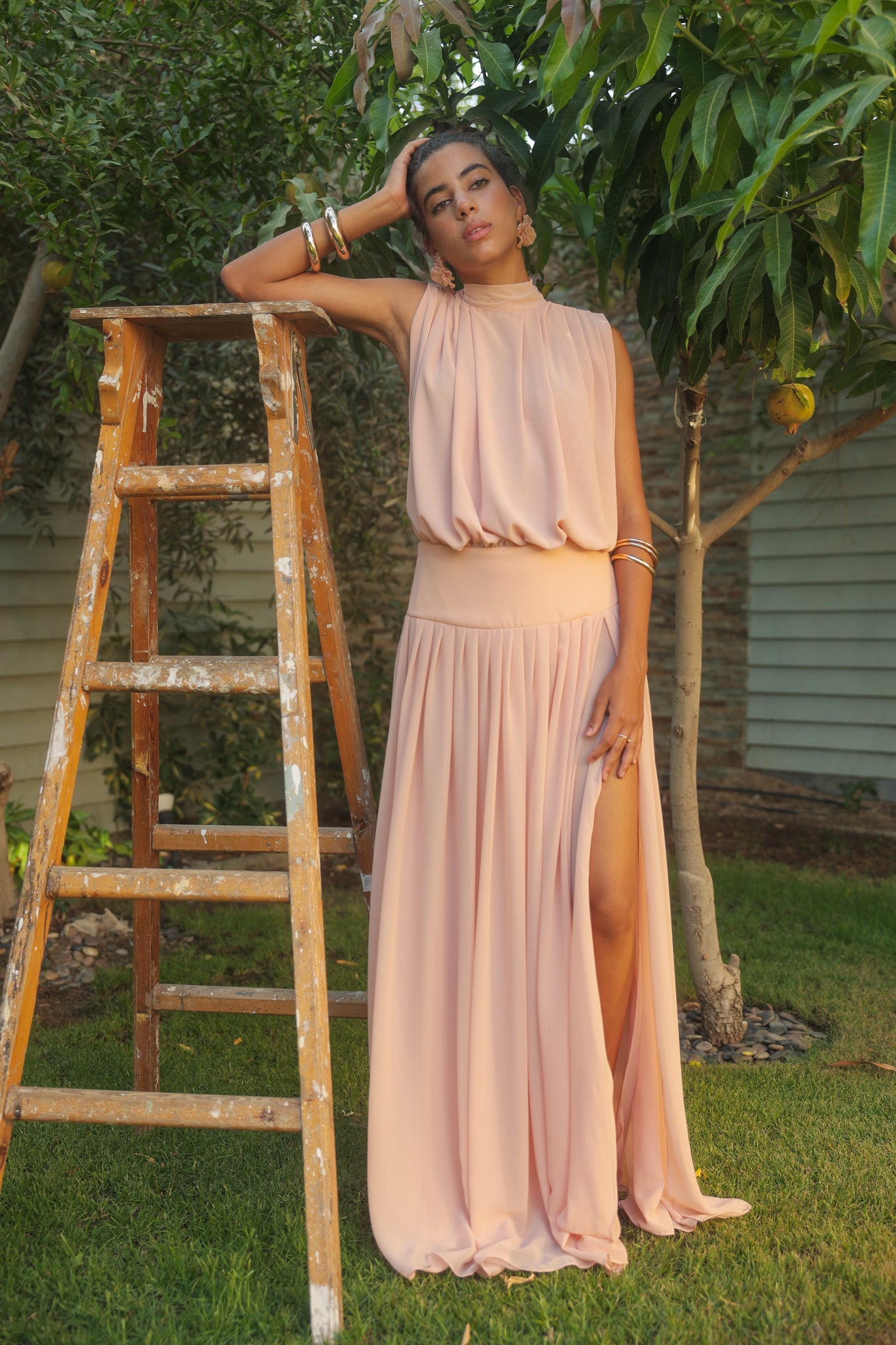 Backless chiffon dress in pink