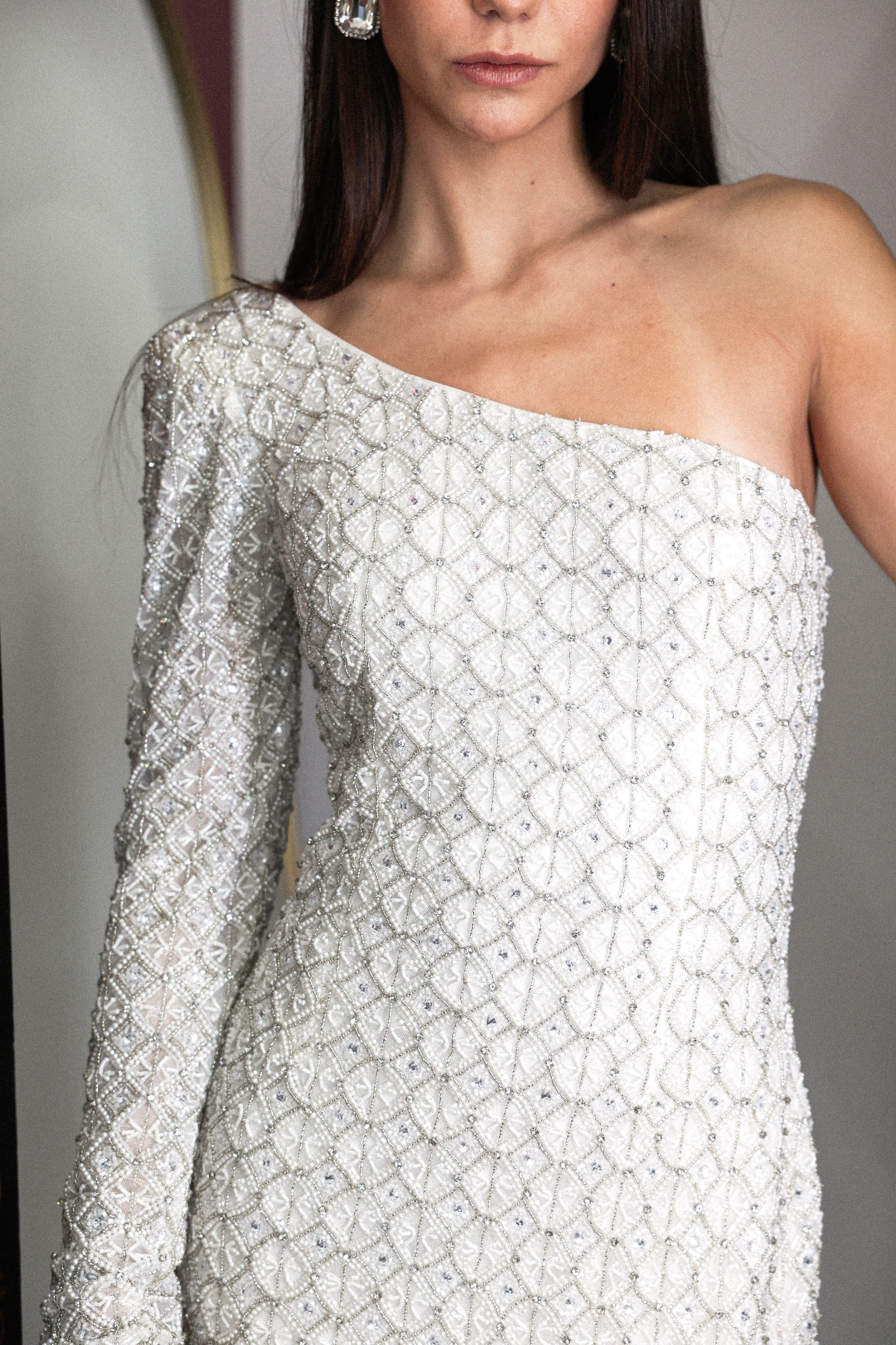 BEADED ONE SHOULDER SHORT DRESS IN WHITE