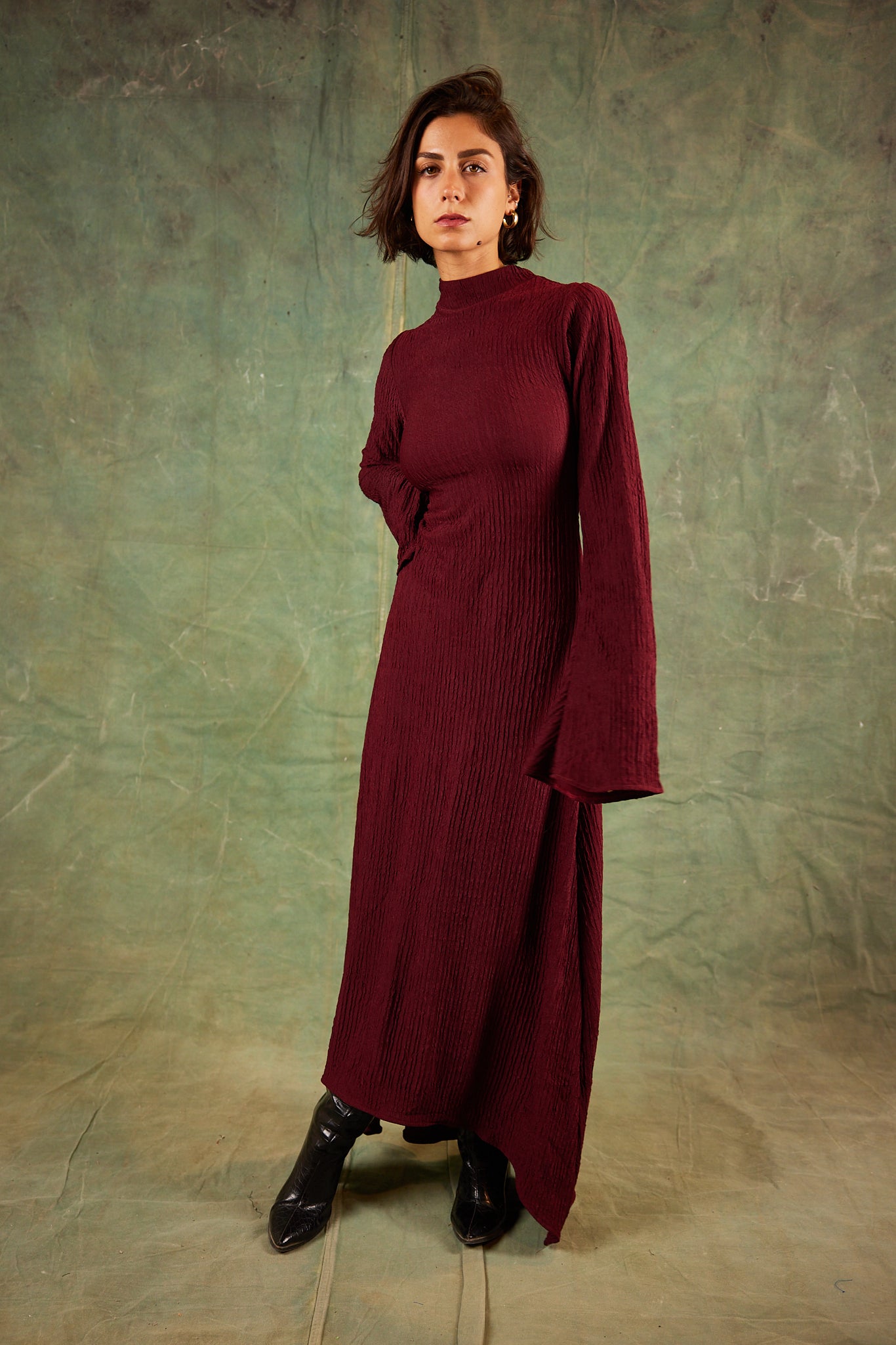 THE DRESS IT UP OR DOWN DRESS IN BURGUNDY