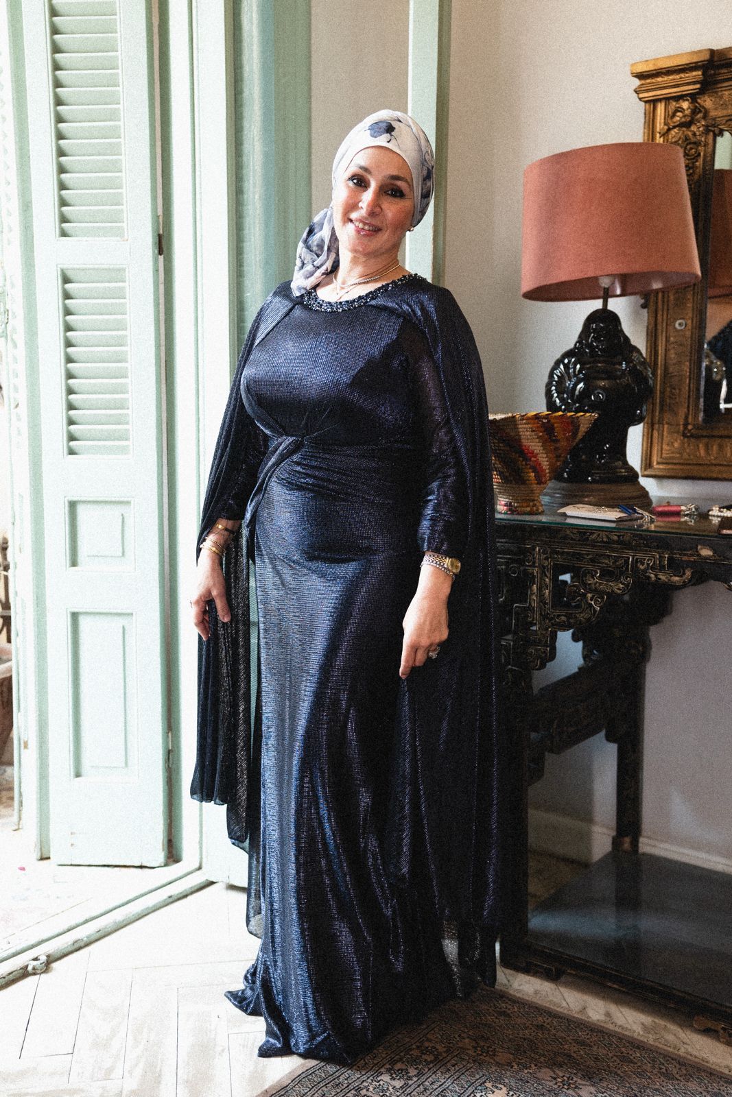 Long dress with slit in navy