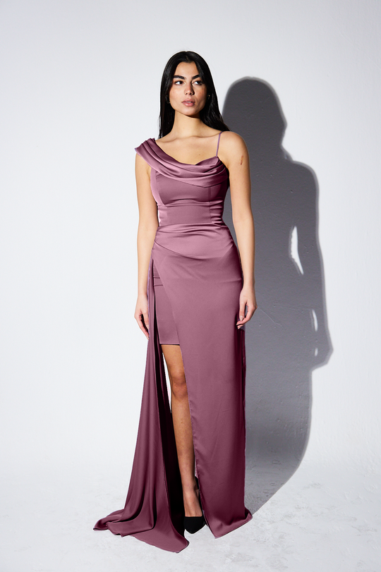 Runway Look 22 in Dark Rose – Weaving Grace