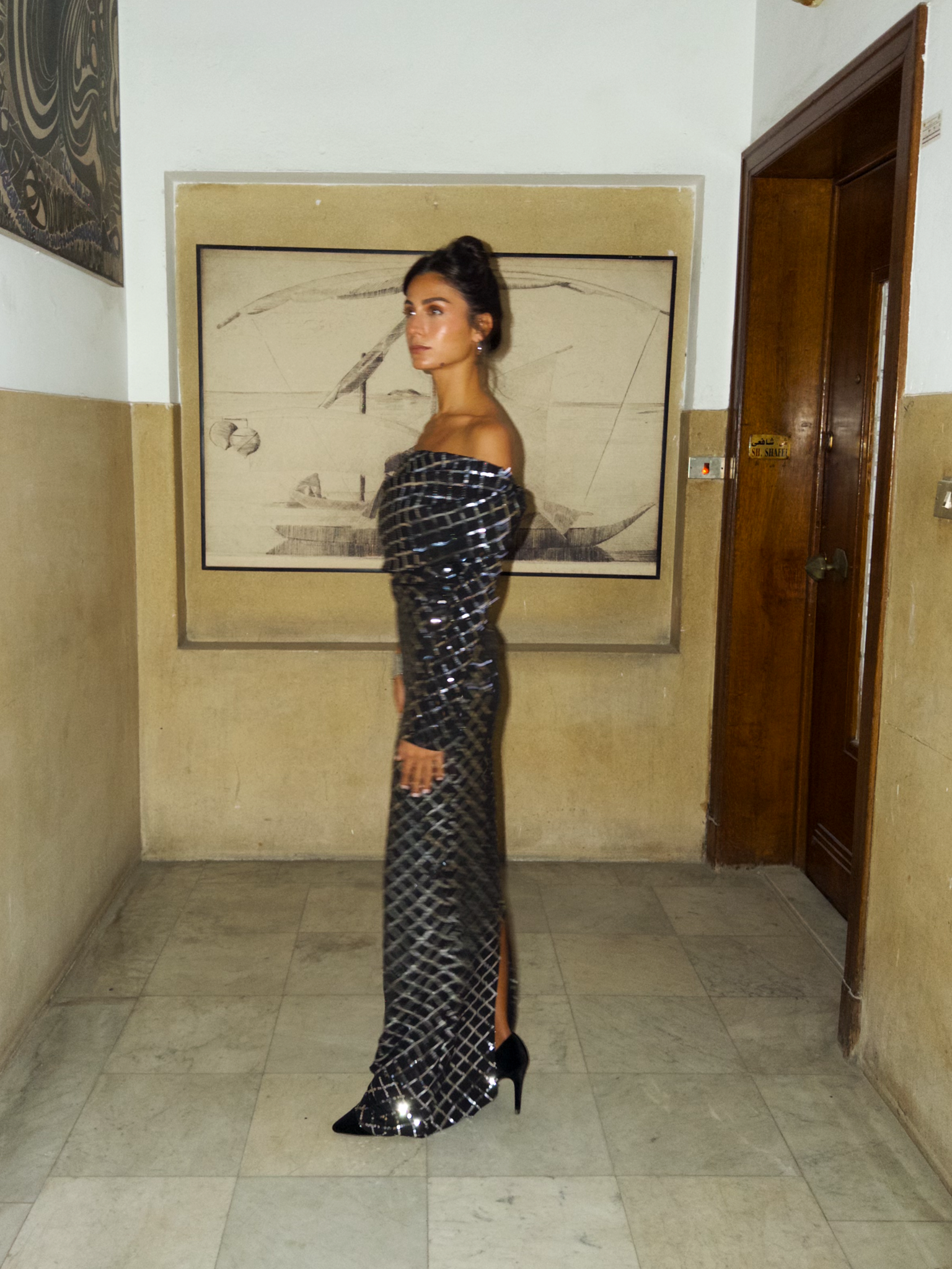 One sleeve long dress with silver sequins