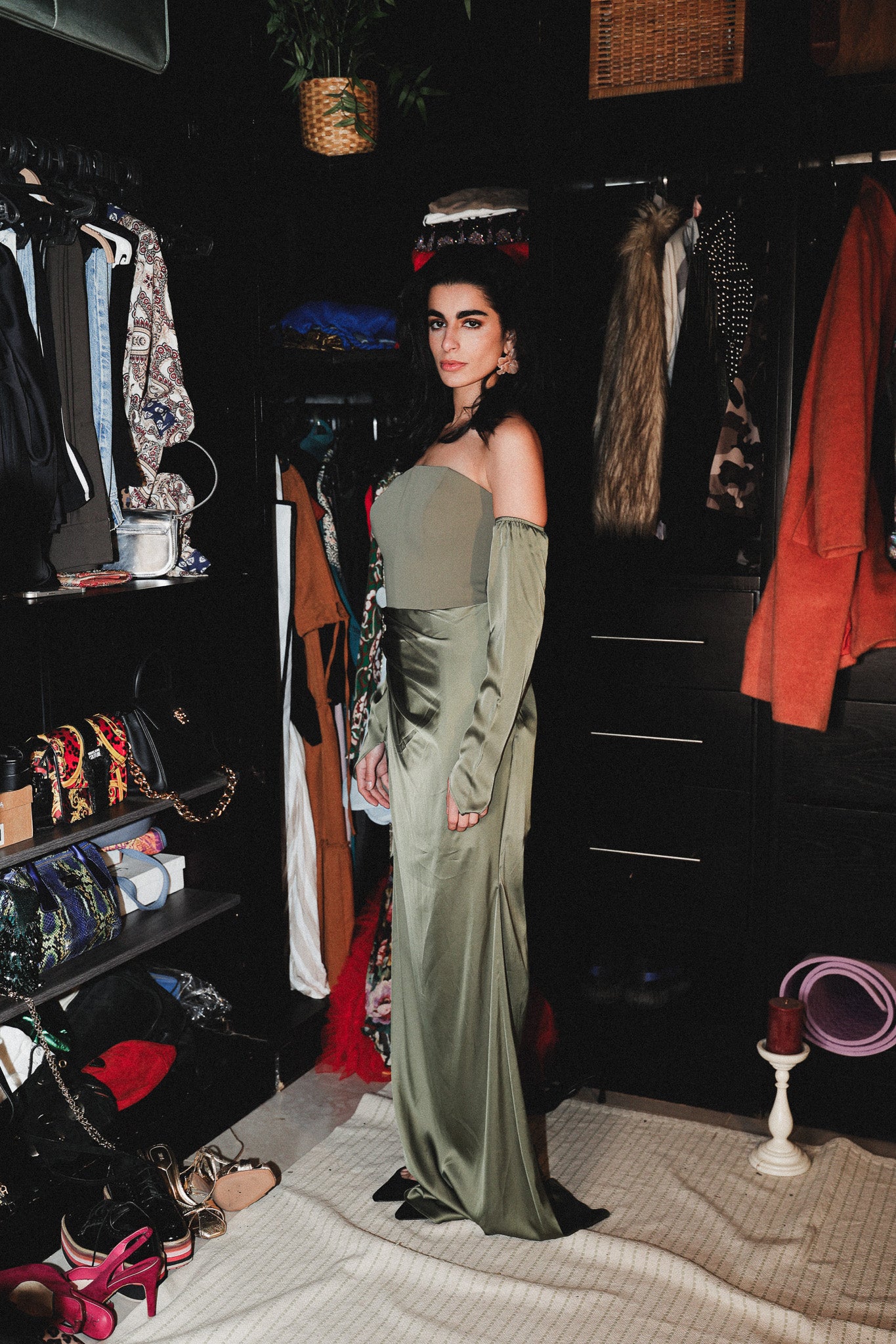 Strapless dress with slit in olive