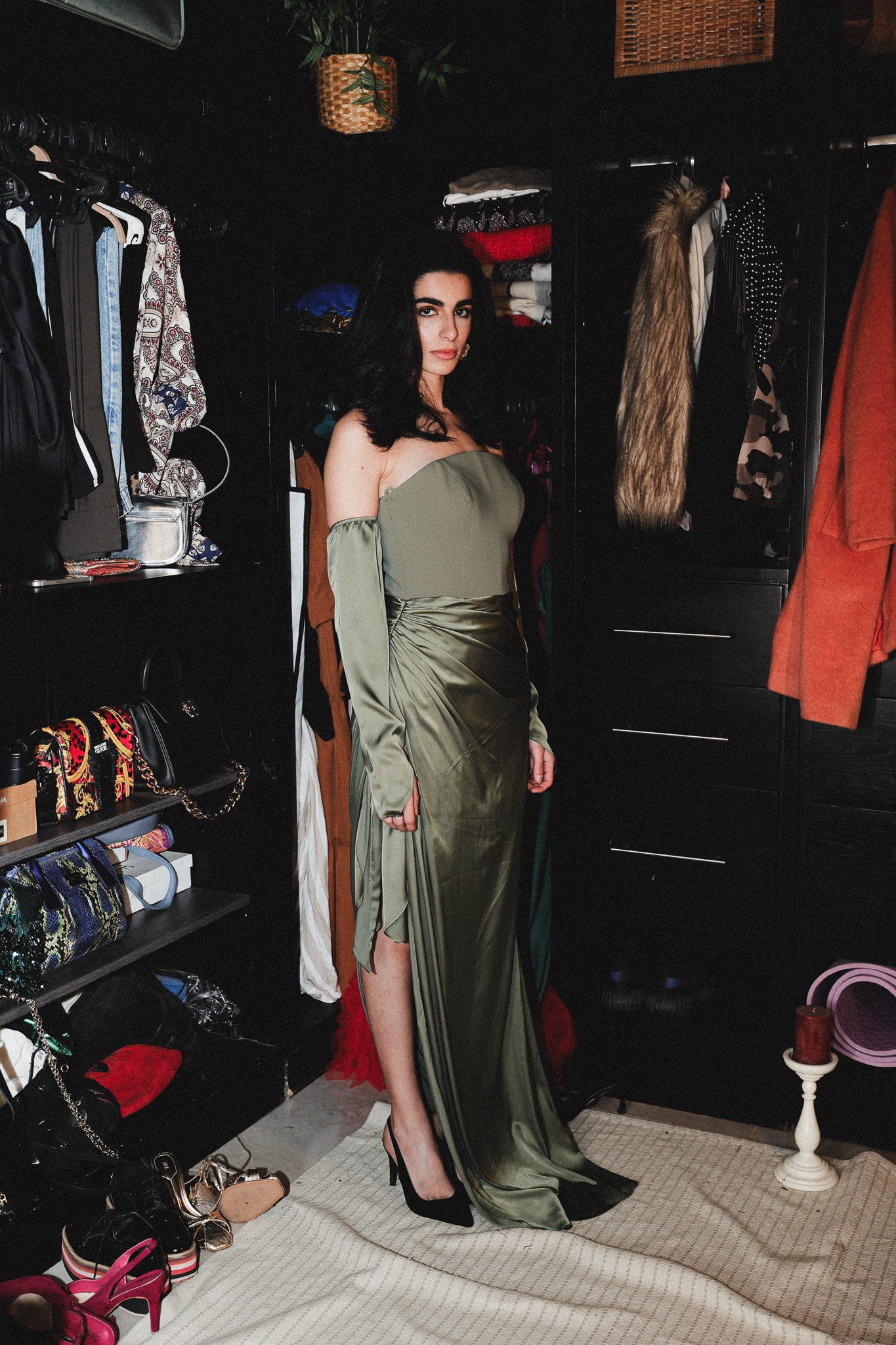 Strapless dress with slit in olive