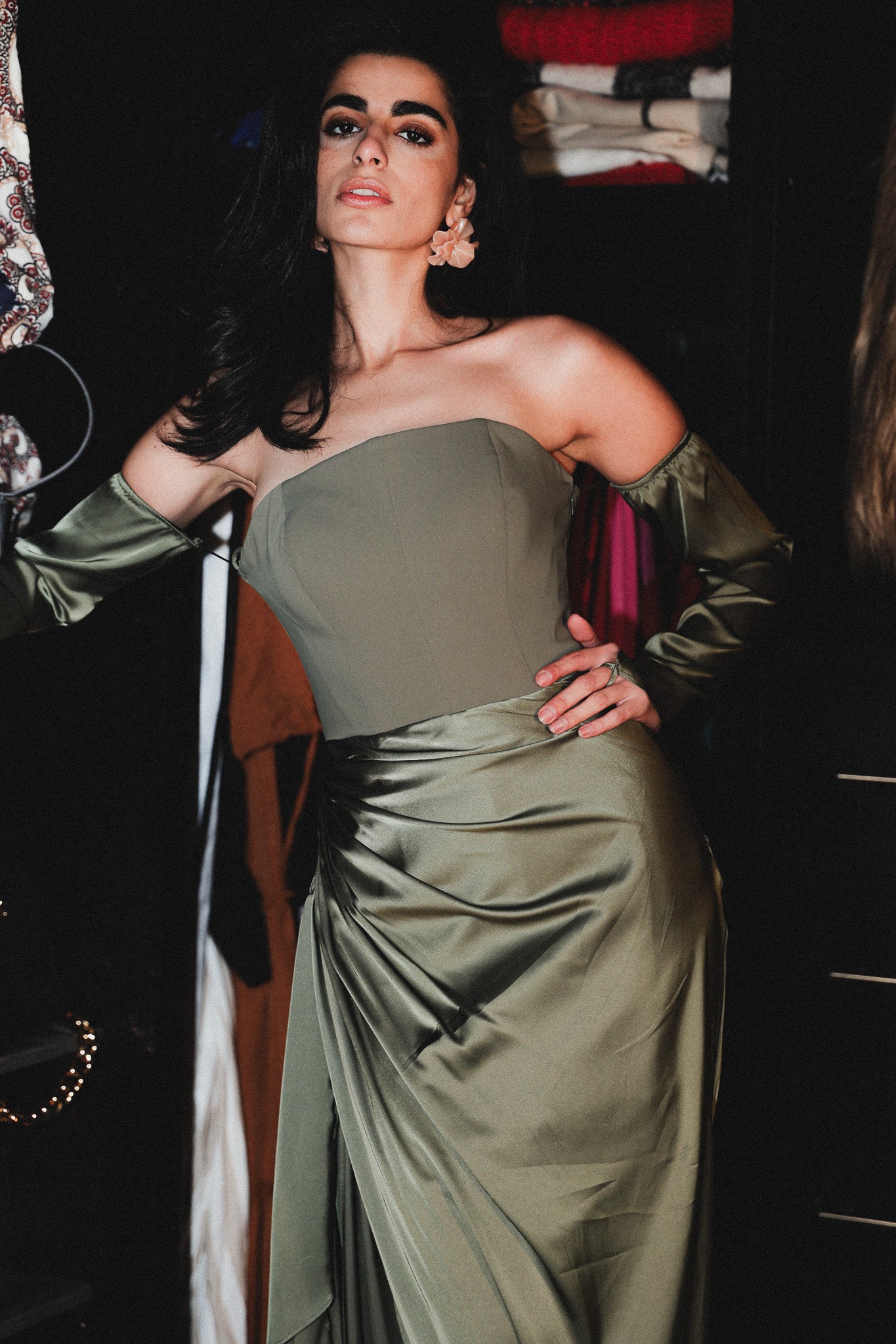 Strapless dress with slit in olive