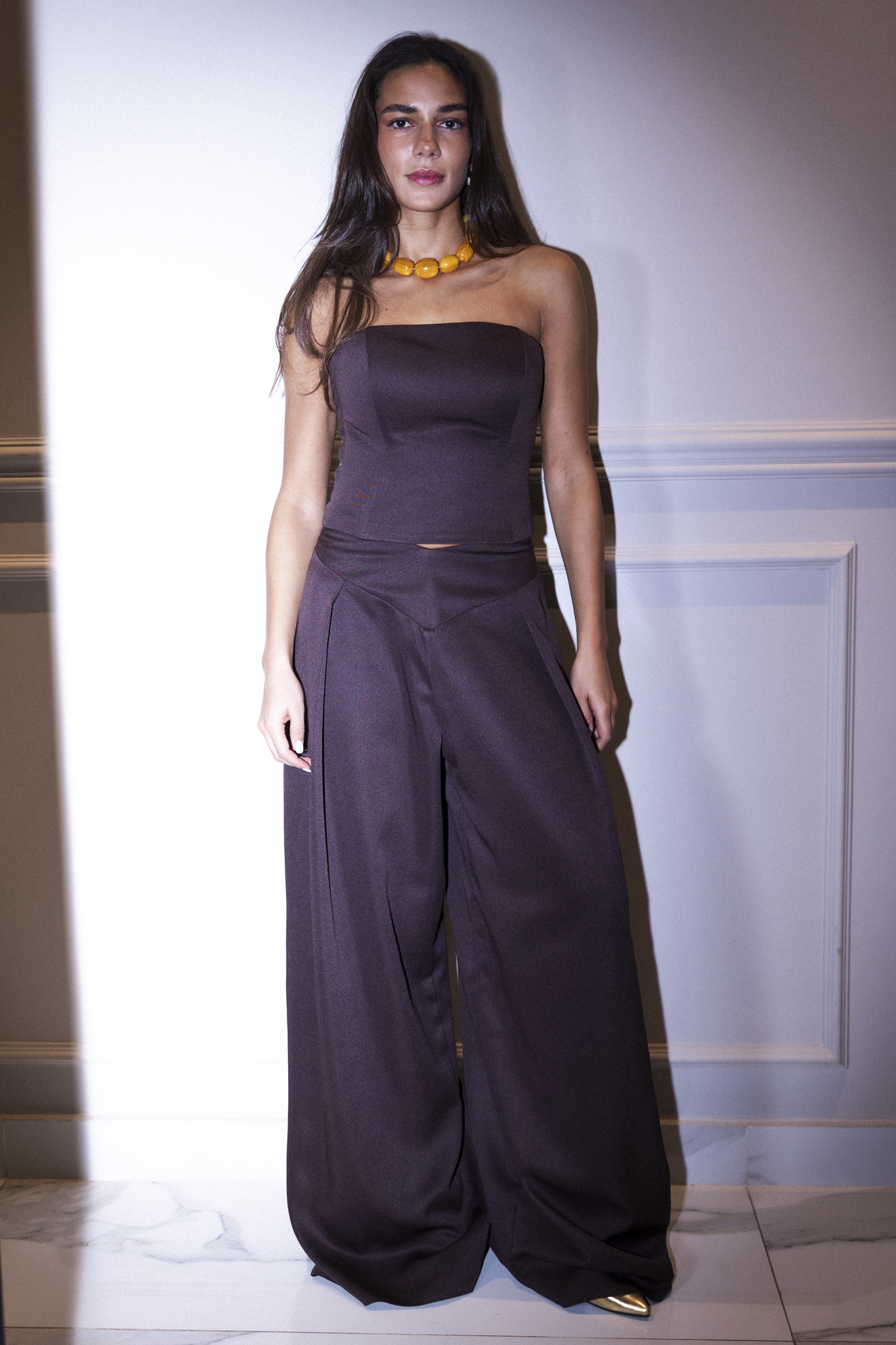 Straight neckline corset in brown