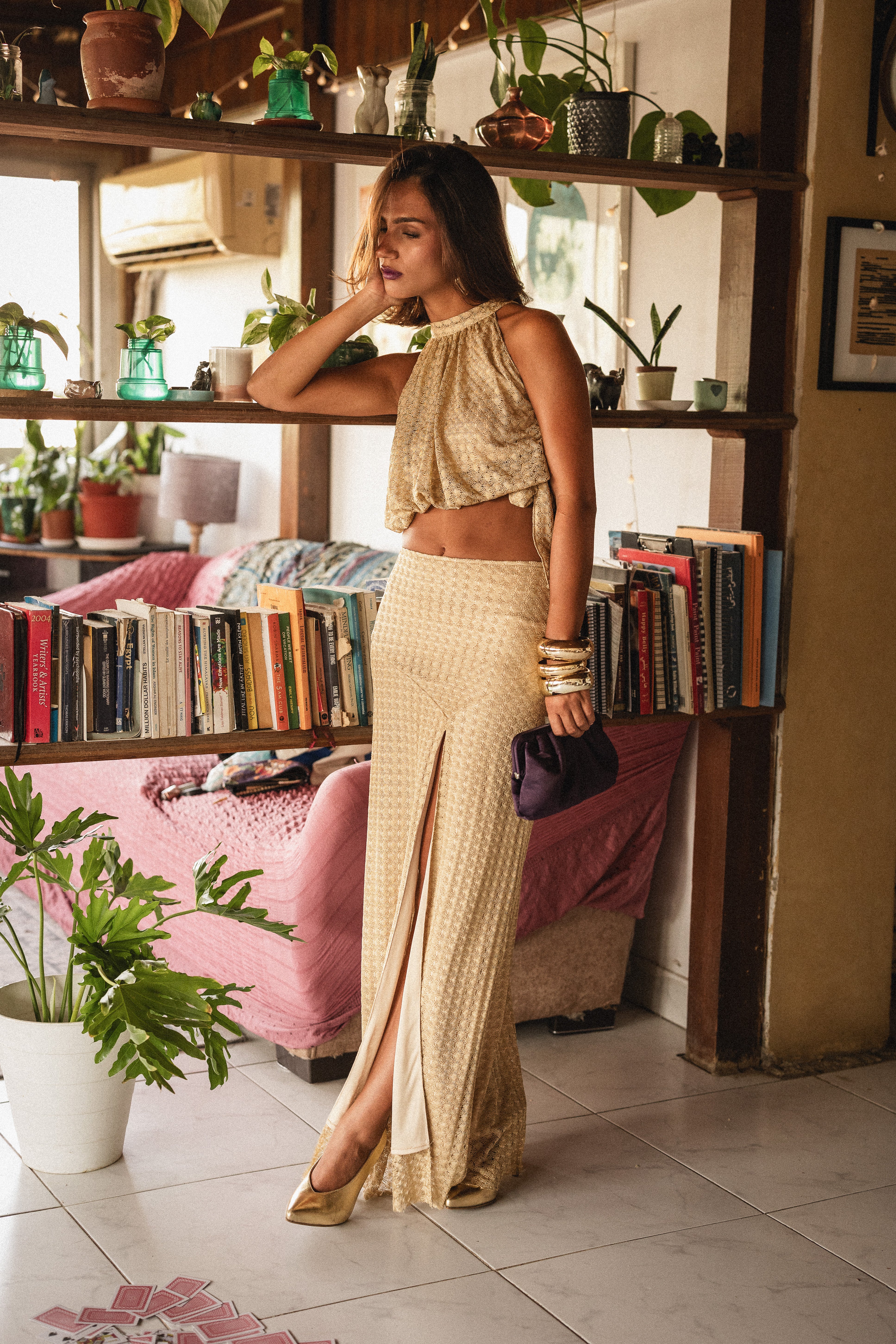 Look 1: Halter neck Set in Gold
