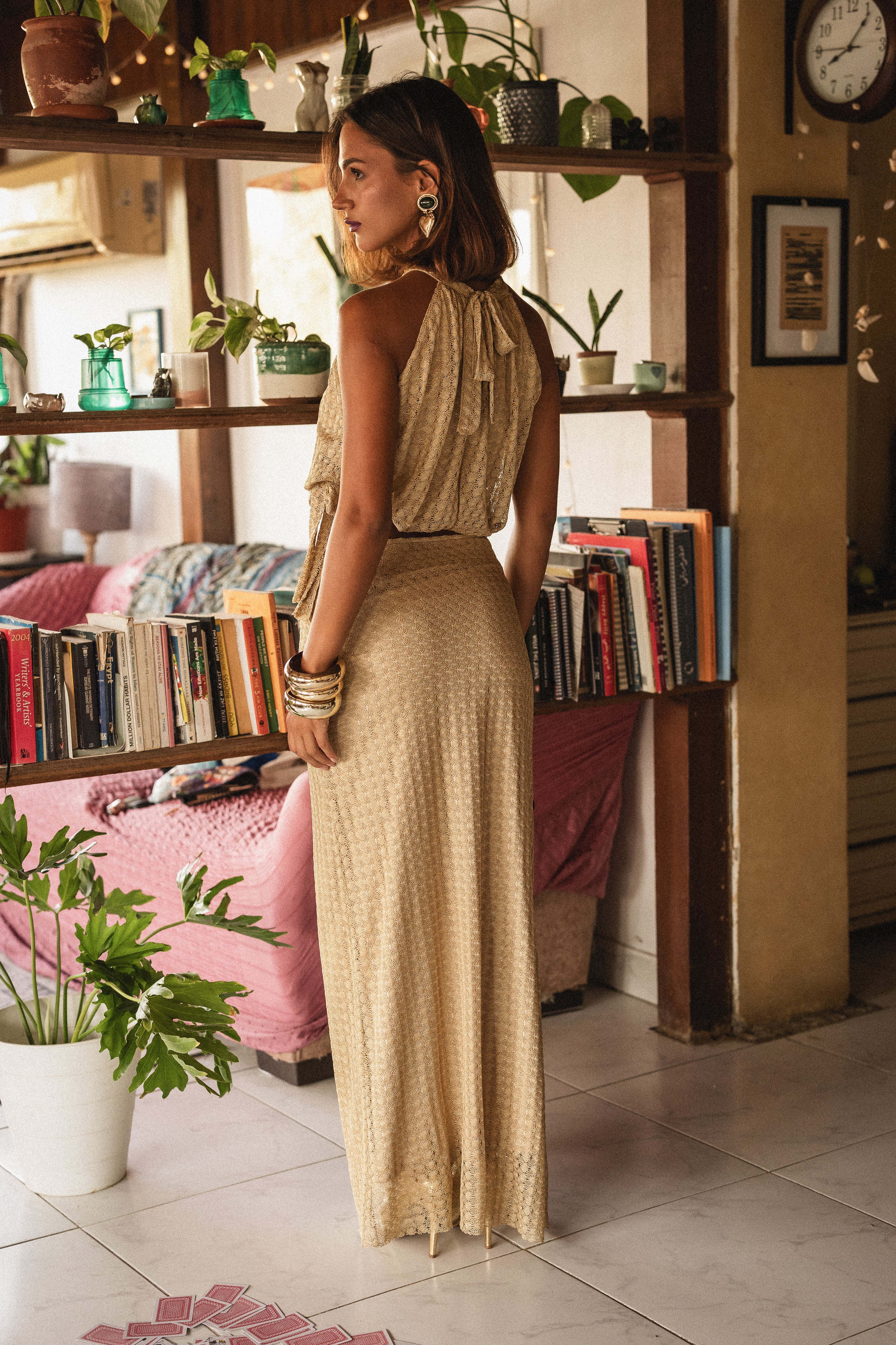 Look 1: Halter neck Set in Gold