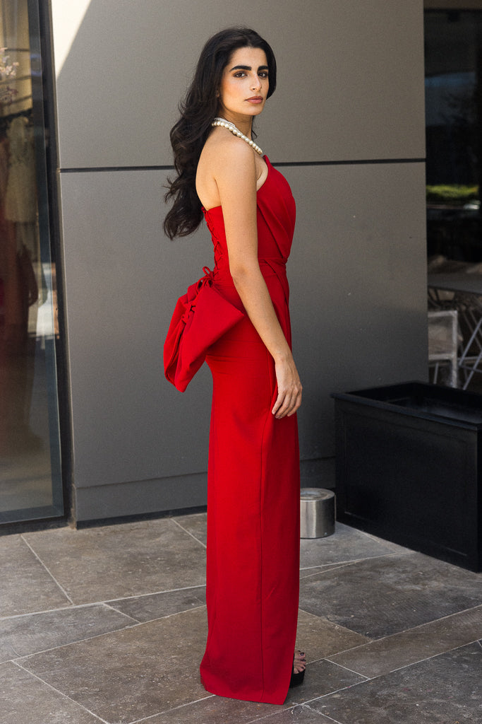 Sleeveless Gown with bow in Red