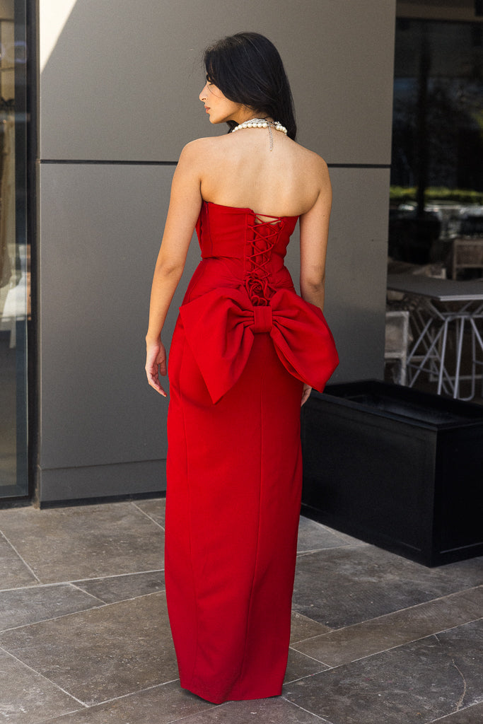 Sleeveless Gown with bow in Red