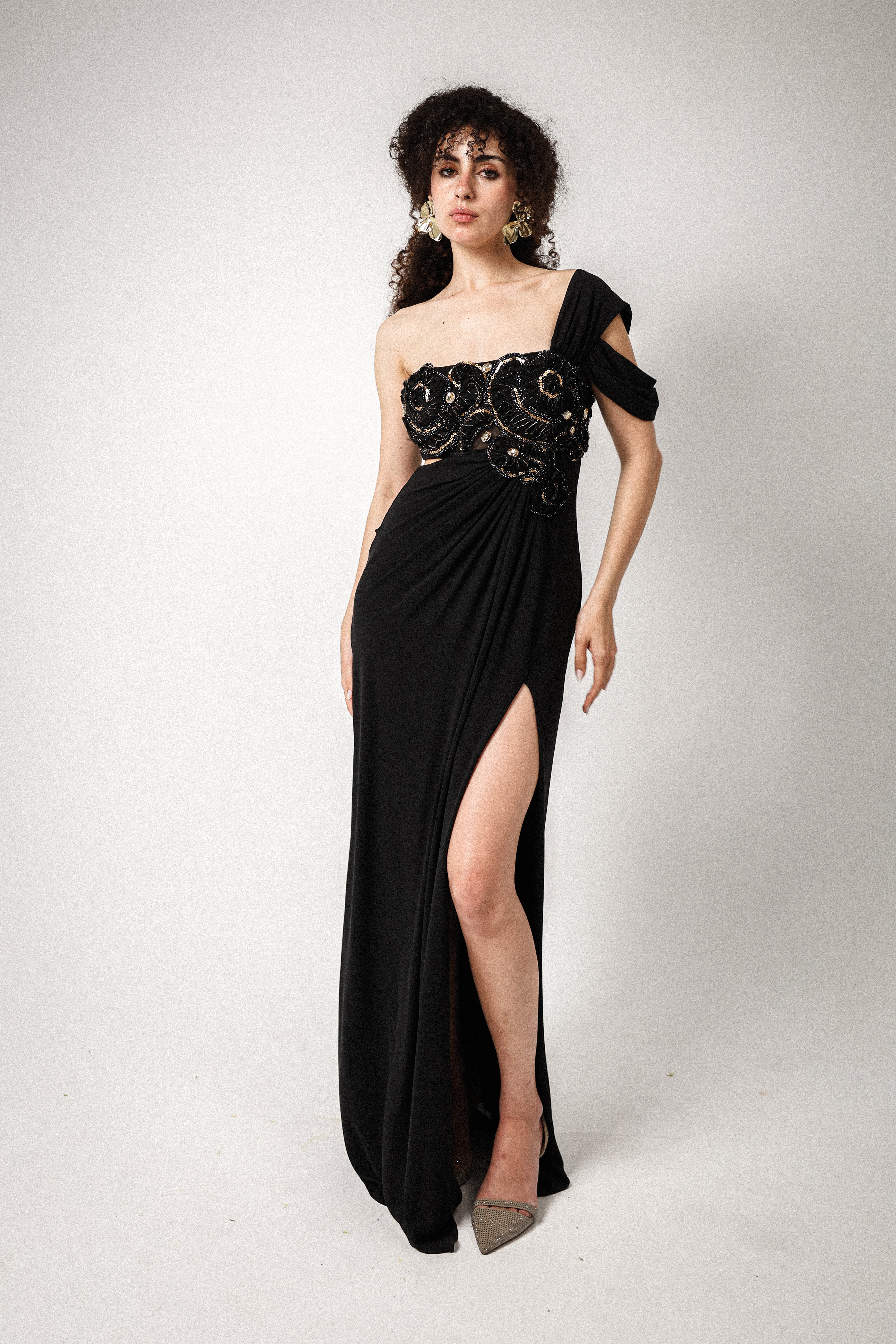 One shoulder dress with slit black x gold