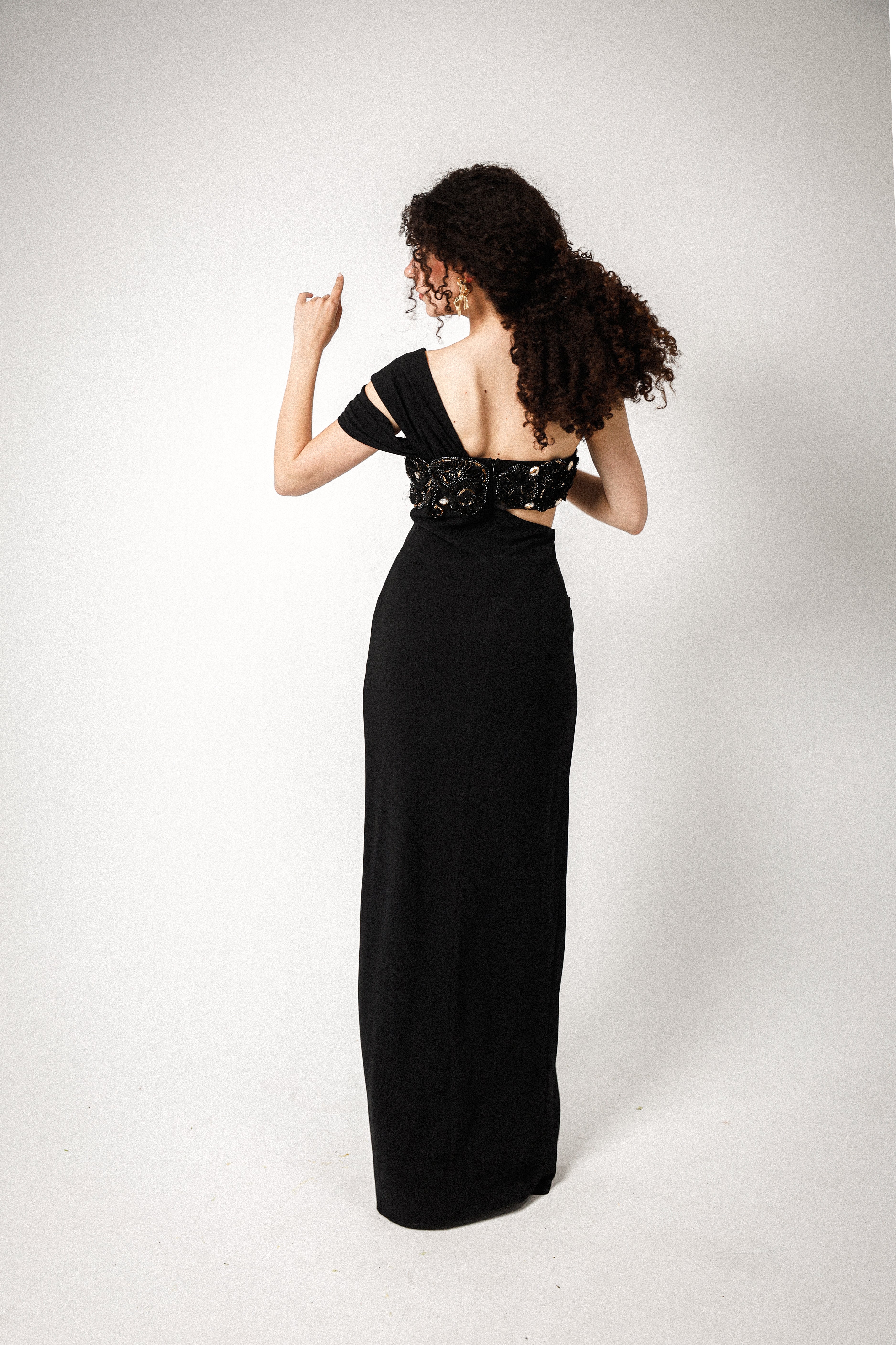 One shoulder dress with slit black x gold