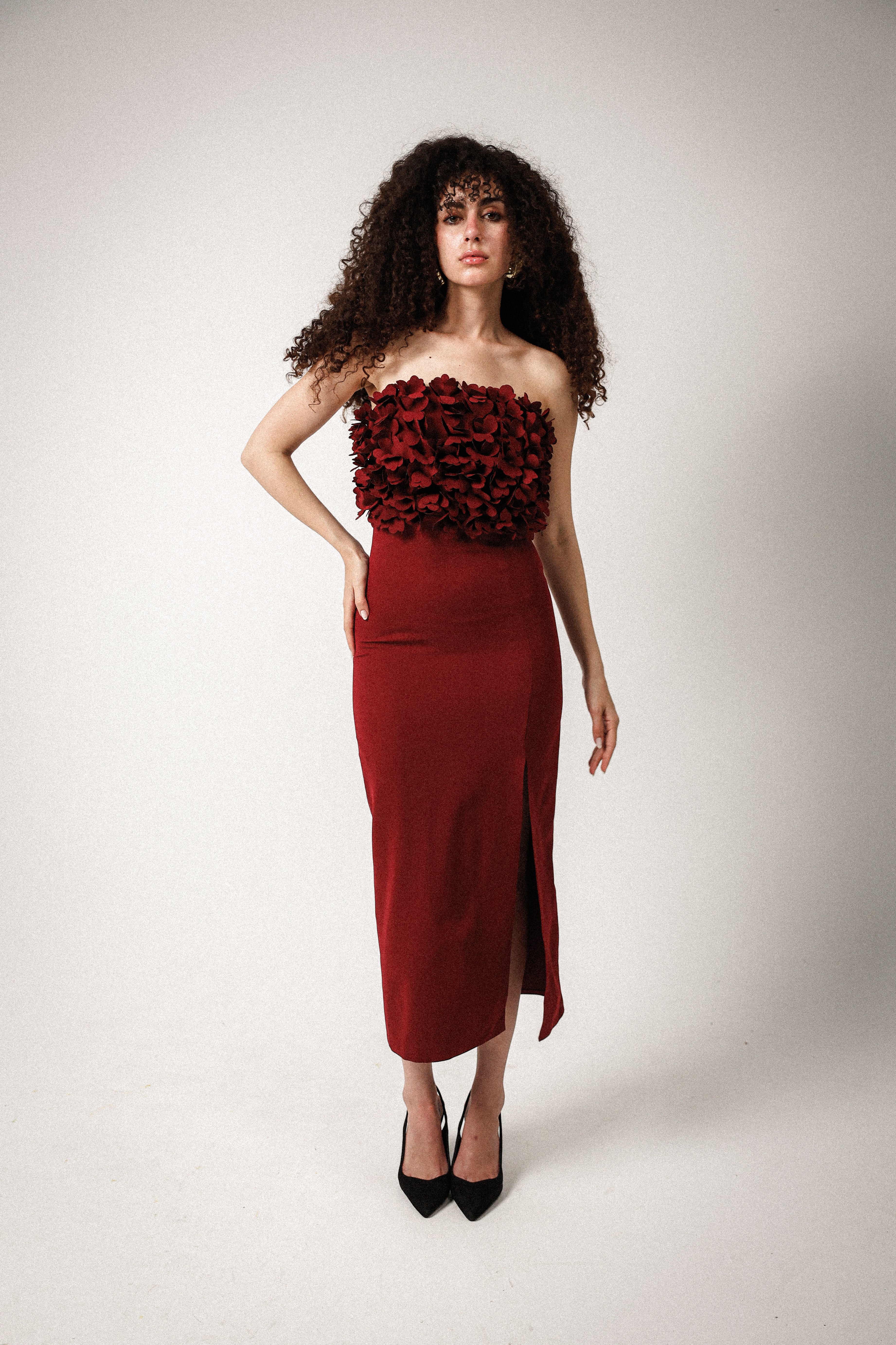 FLOWER TUBE DRESS IN BURGUNDY