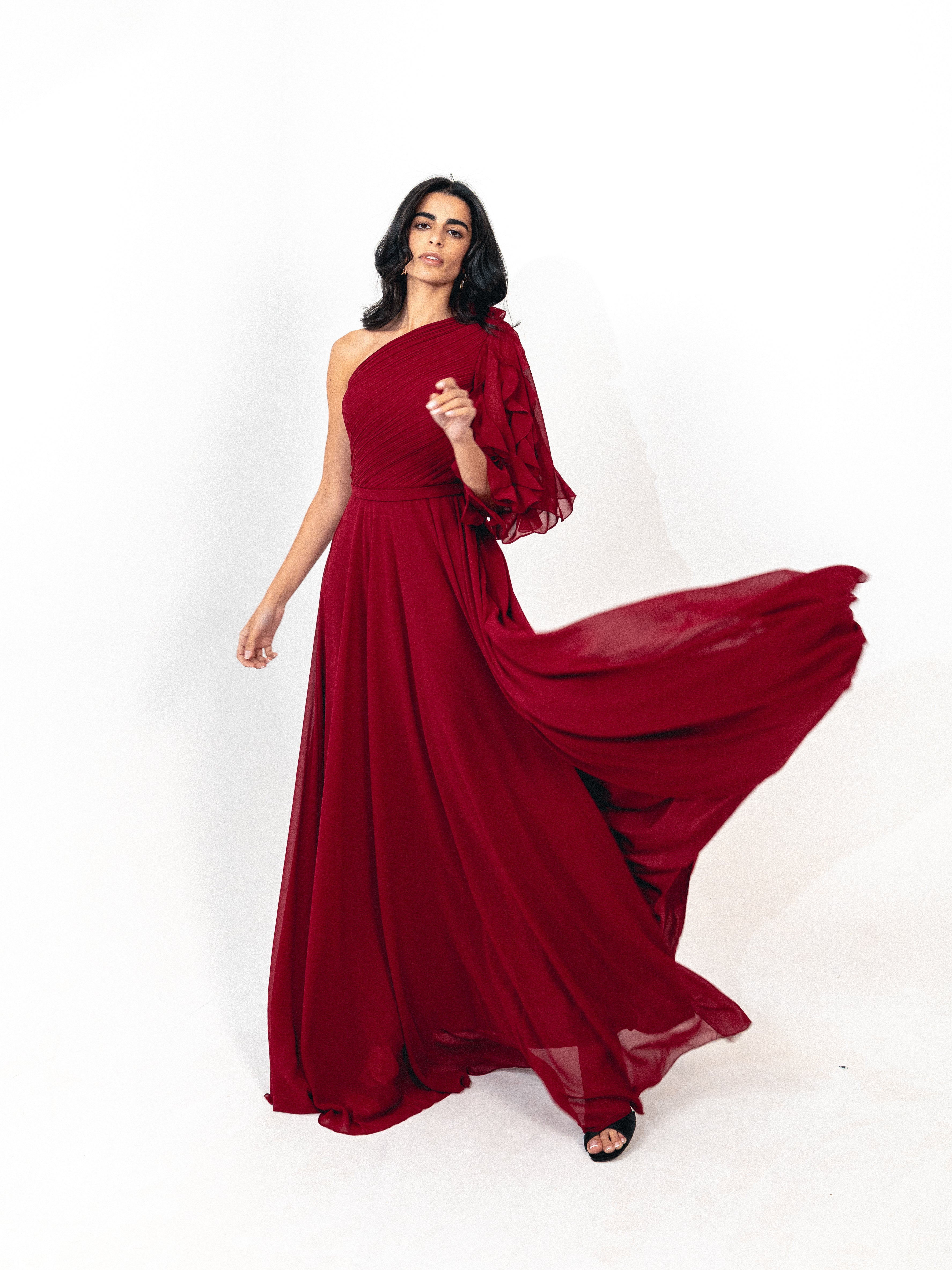 One shoulder chiffon dress with slit in burgundy