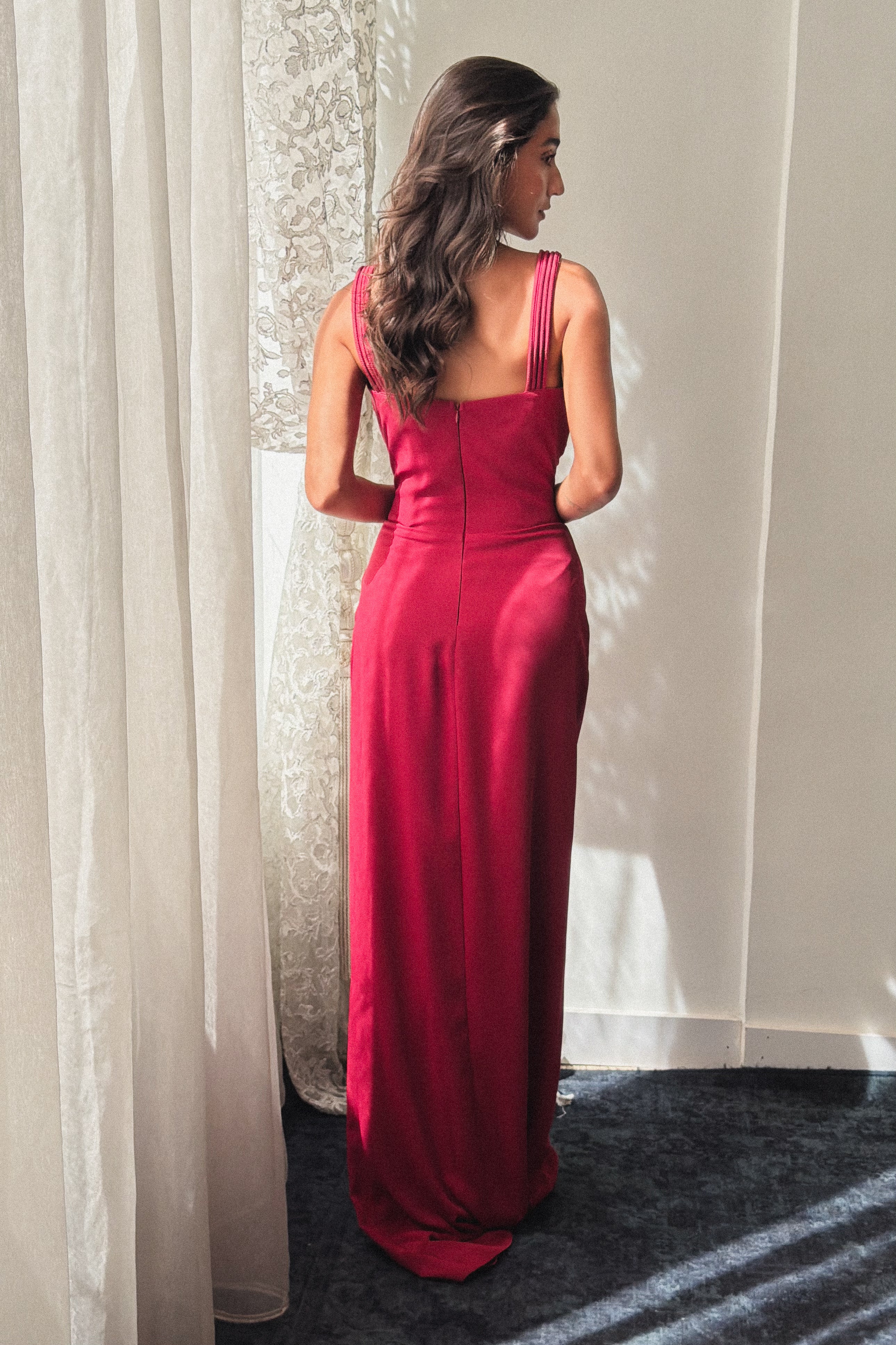 STRAP LONG DRESS IN BURGUNDY