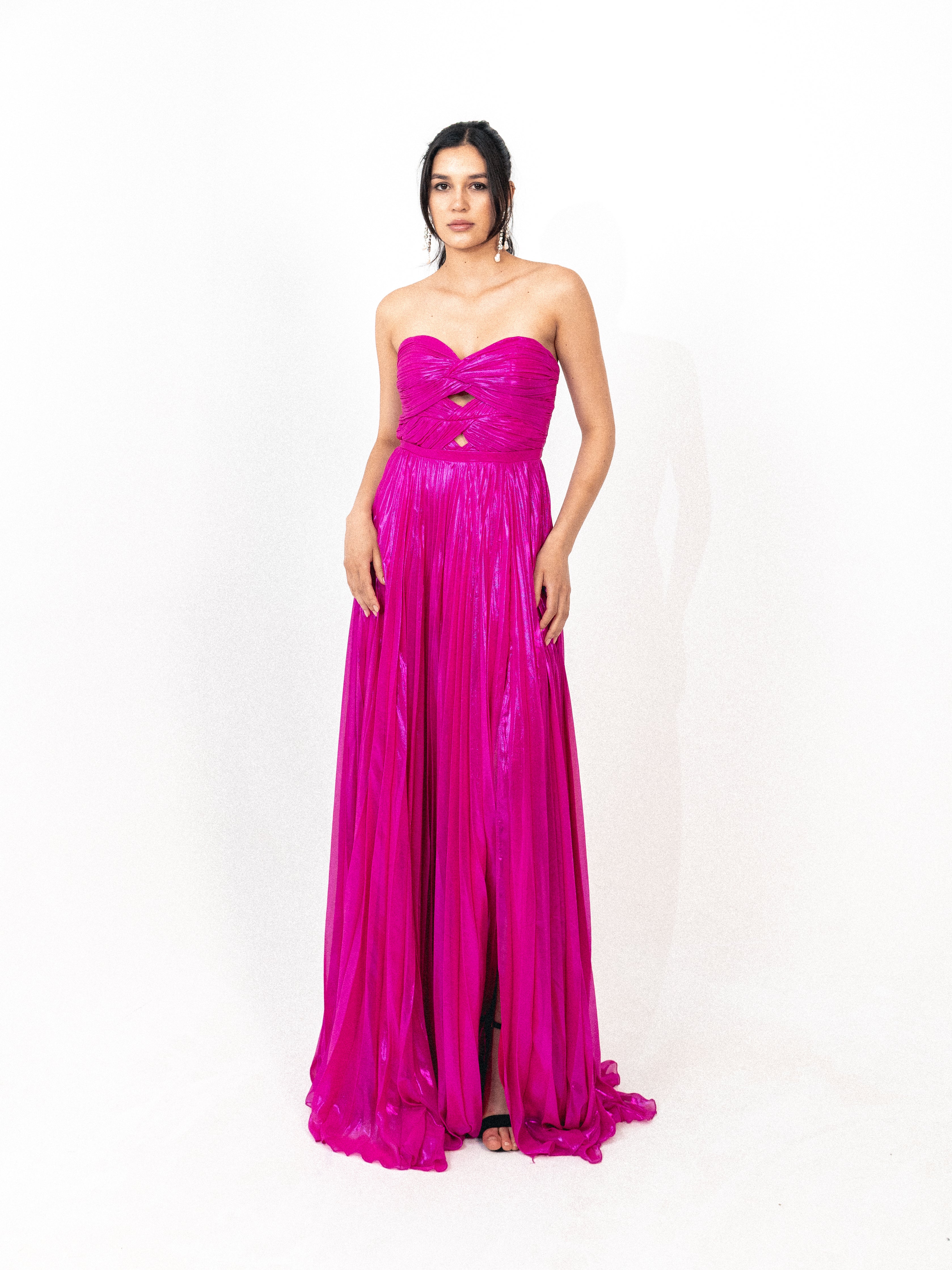 Strapless plisse with slit in fuchsia