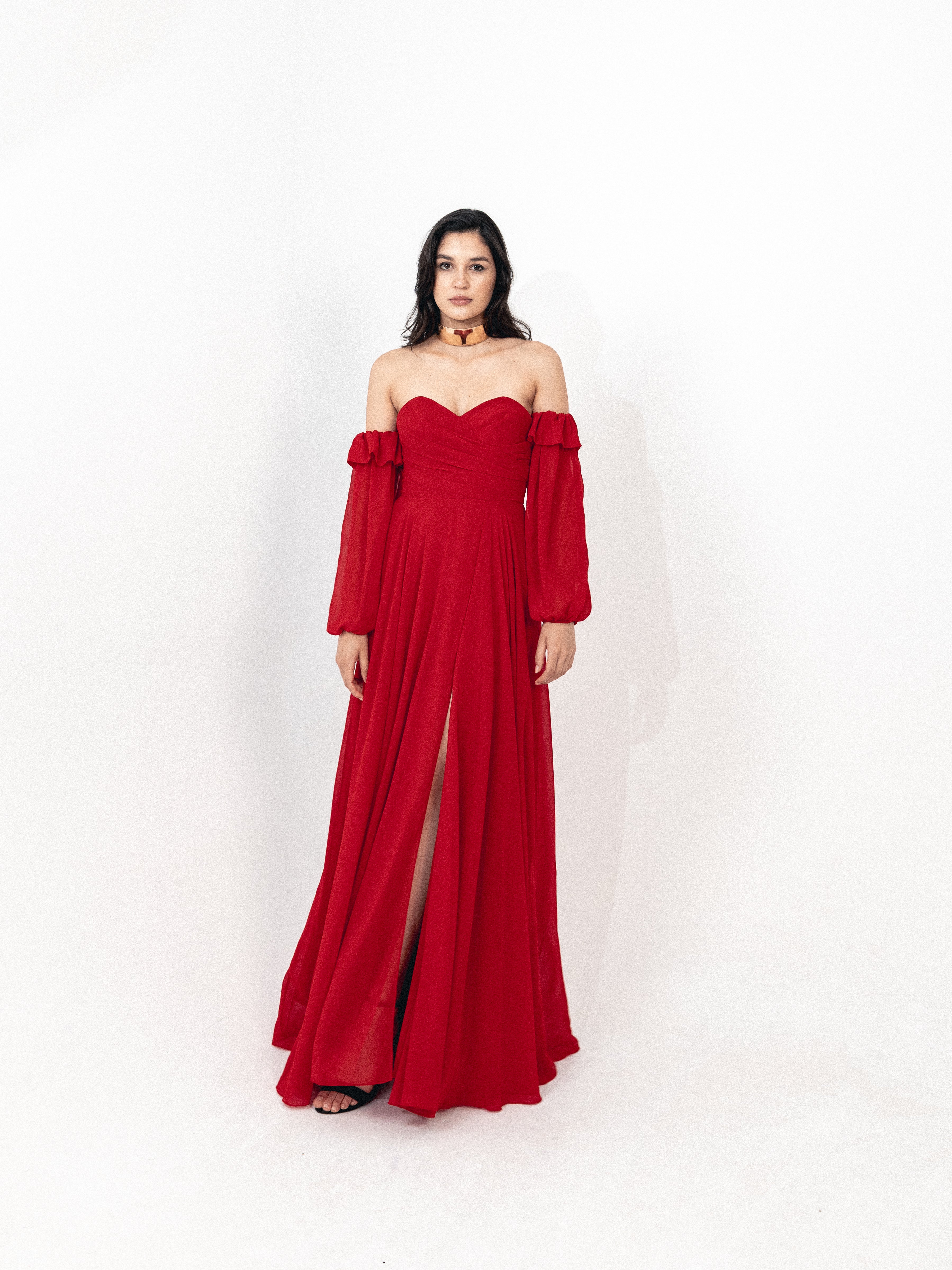 Strapless chiffon dress with slit in RED