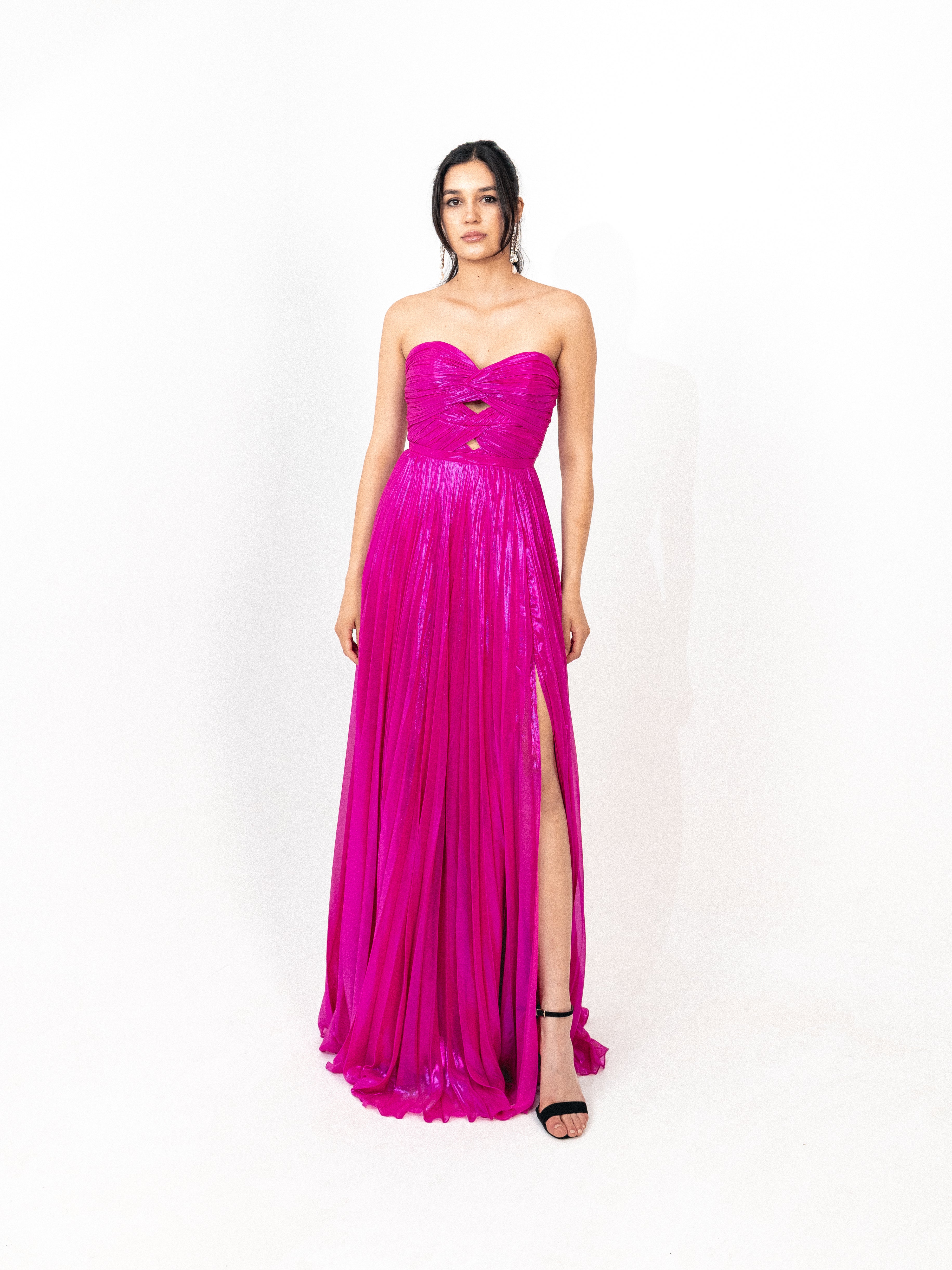 Strapless plisse with slit in fuchsia