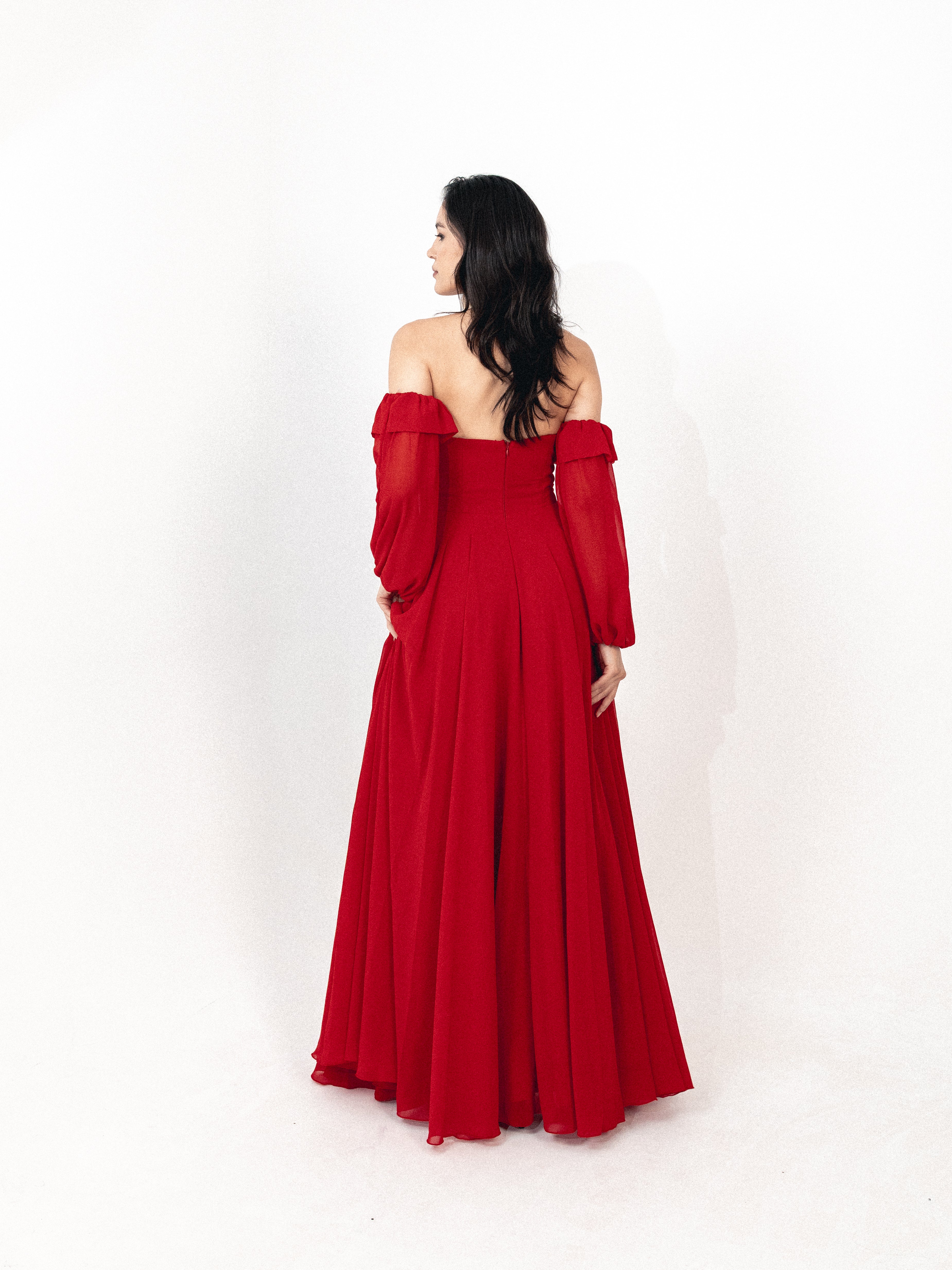 Strapless chiffon dress with slit in RED