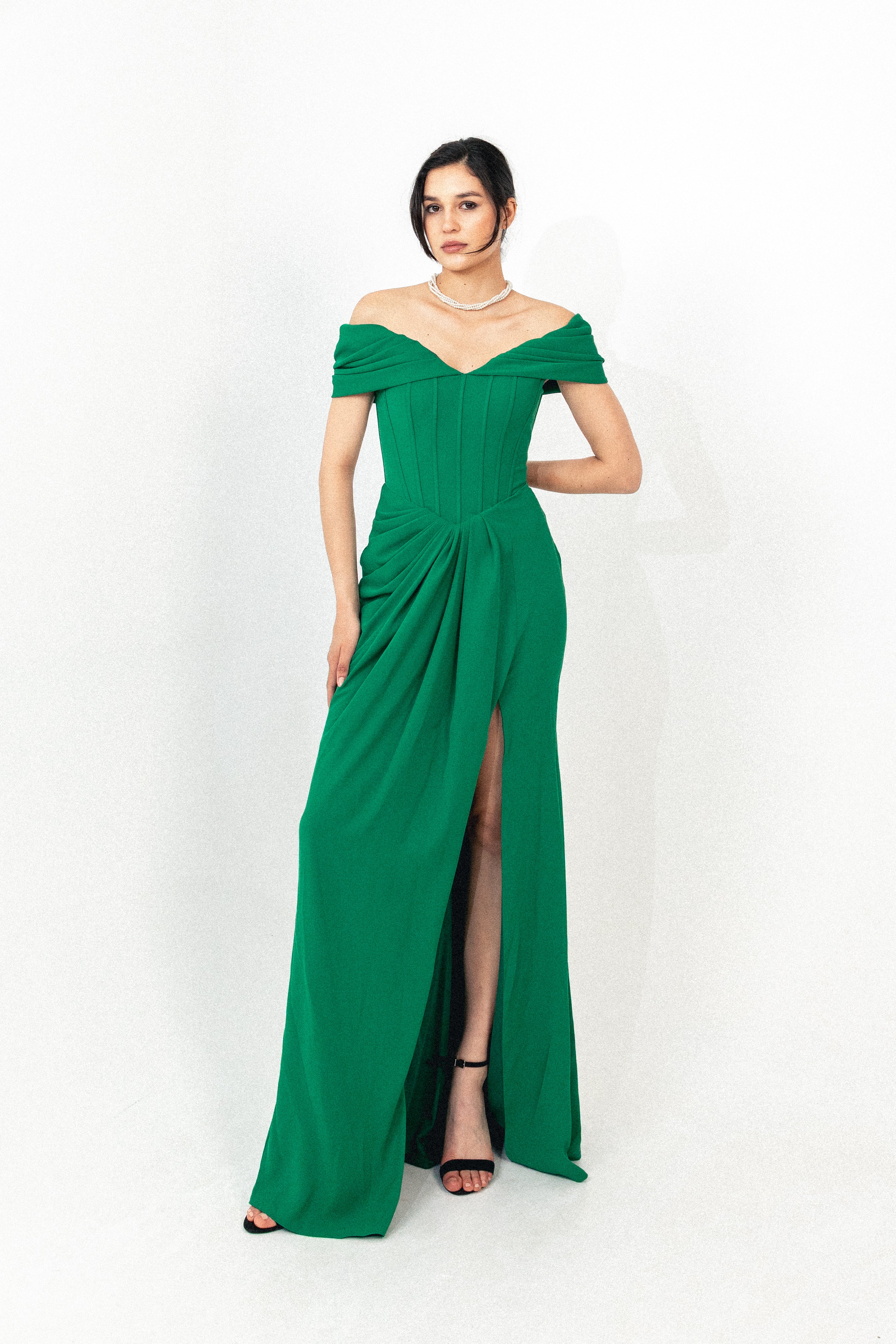 Off shoulder corset dress with slit in GREEN