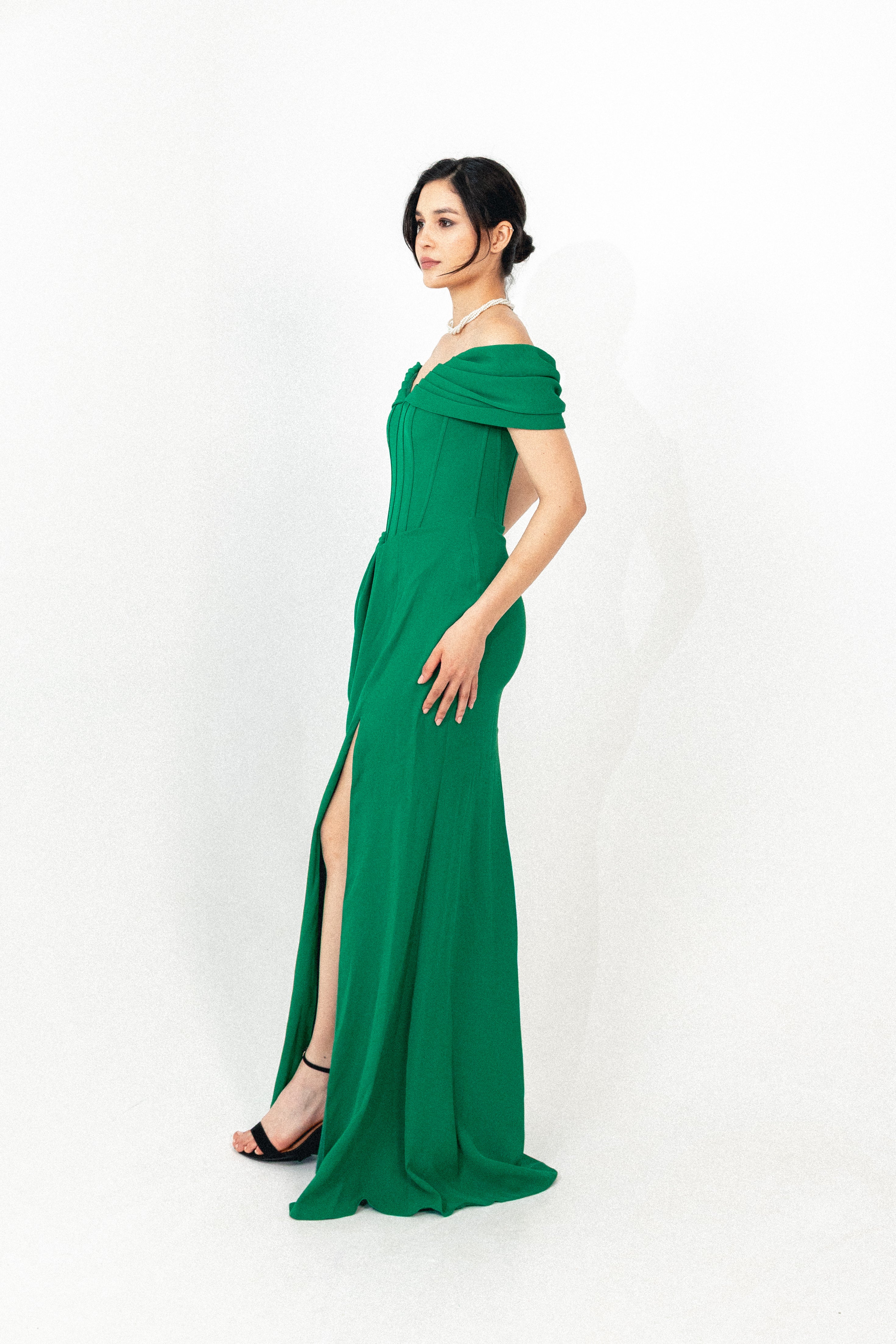 Off shoulder corset dress with slit in GREEN