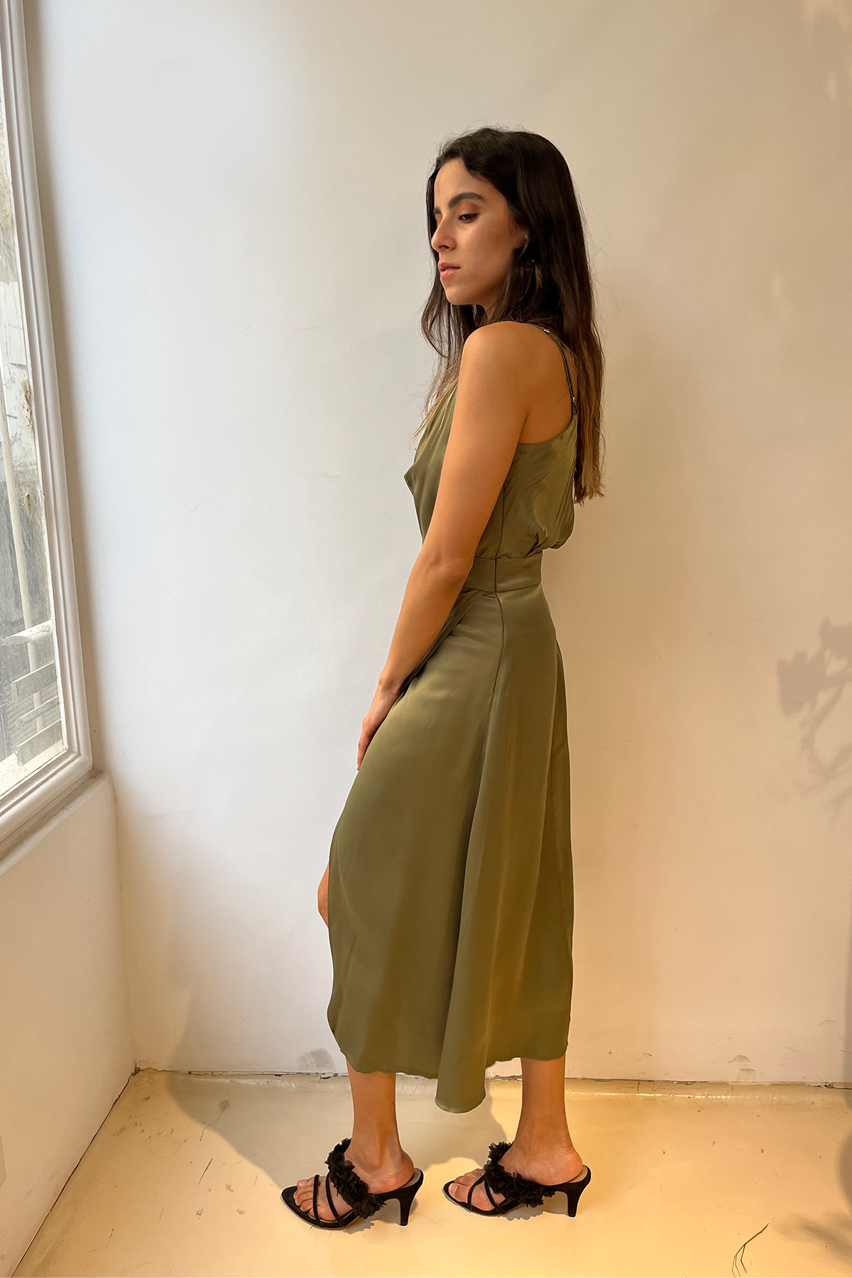 Satin long dress with slit in Green