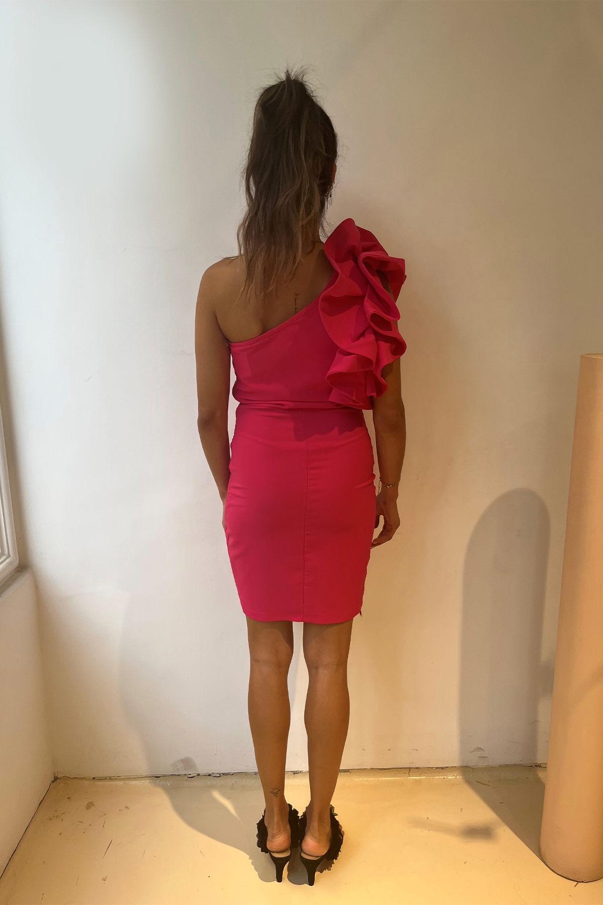 One shoulder short dress with bow