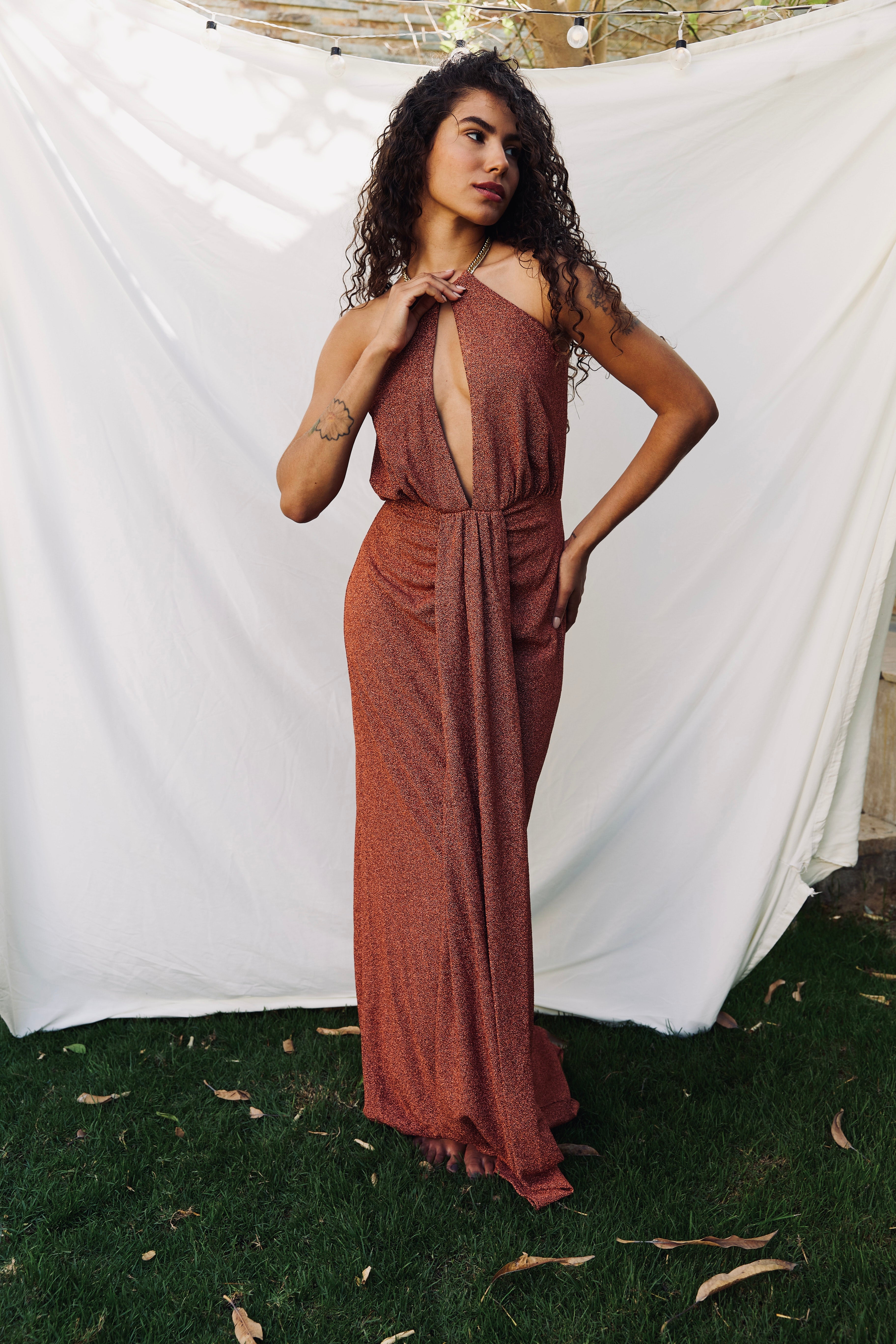SHIMMERY HALTER NECK DRESS WITH CHAINS IN ORANGE