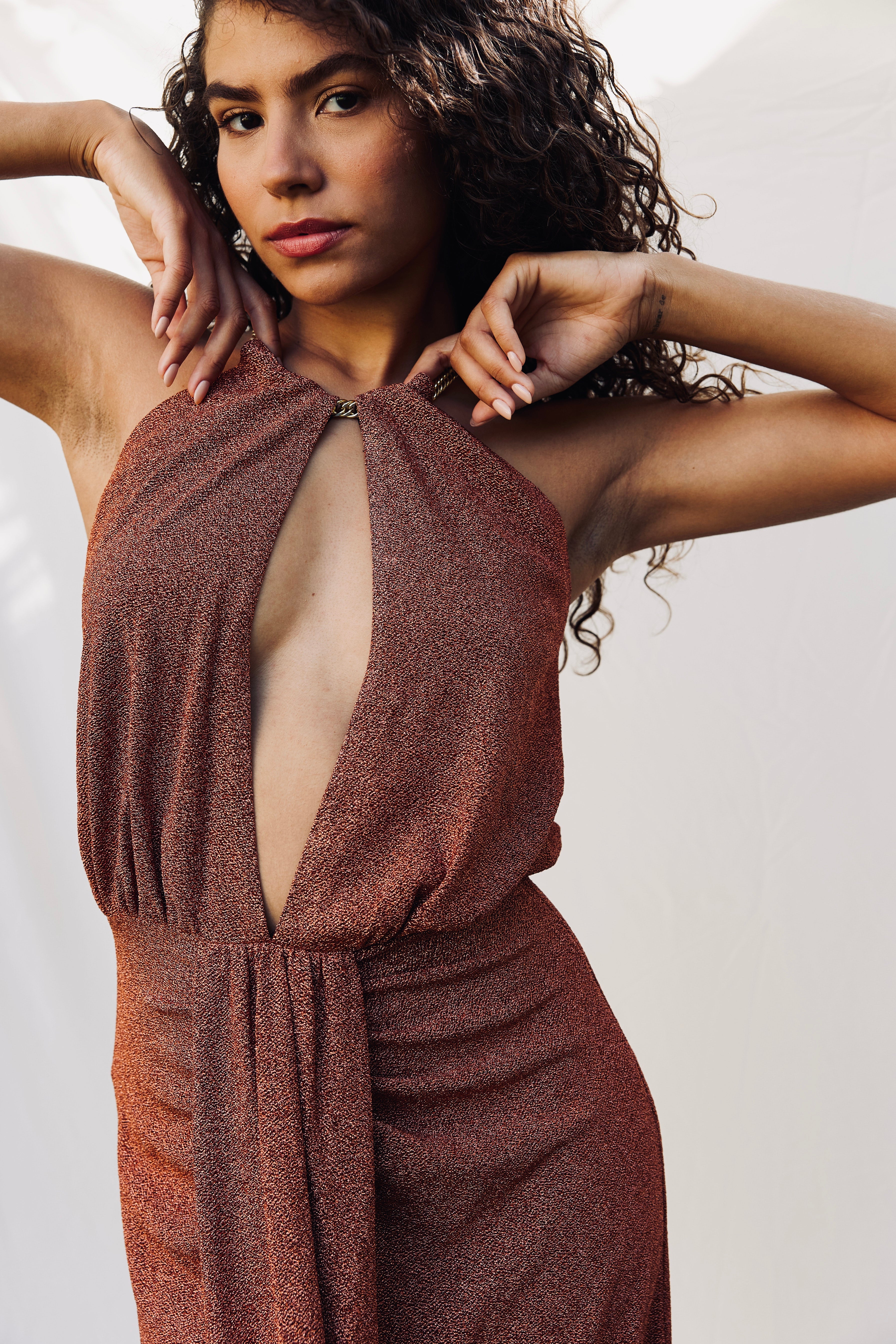 SHIMMERY HALTER NECK DRESS WITH CHAINS IN ORANGE