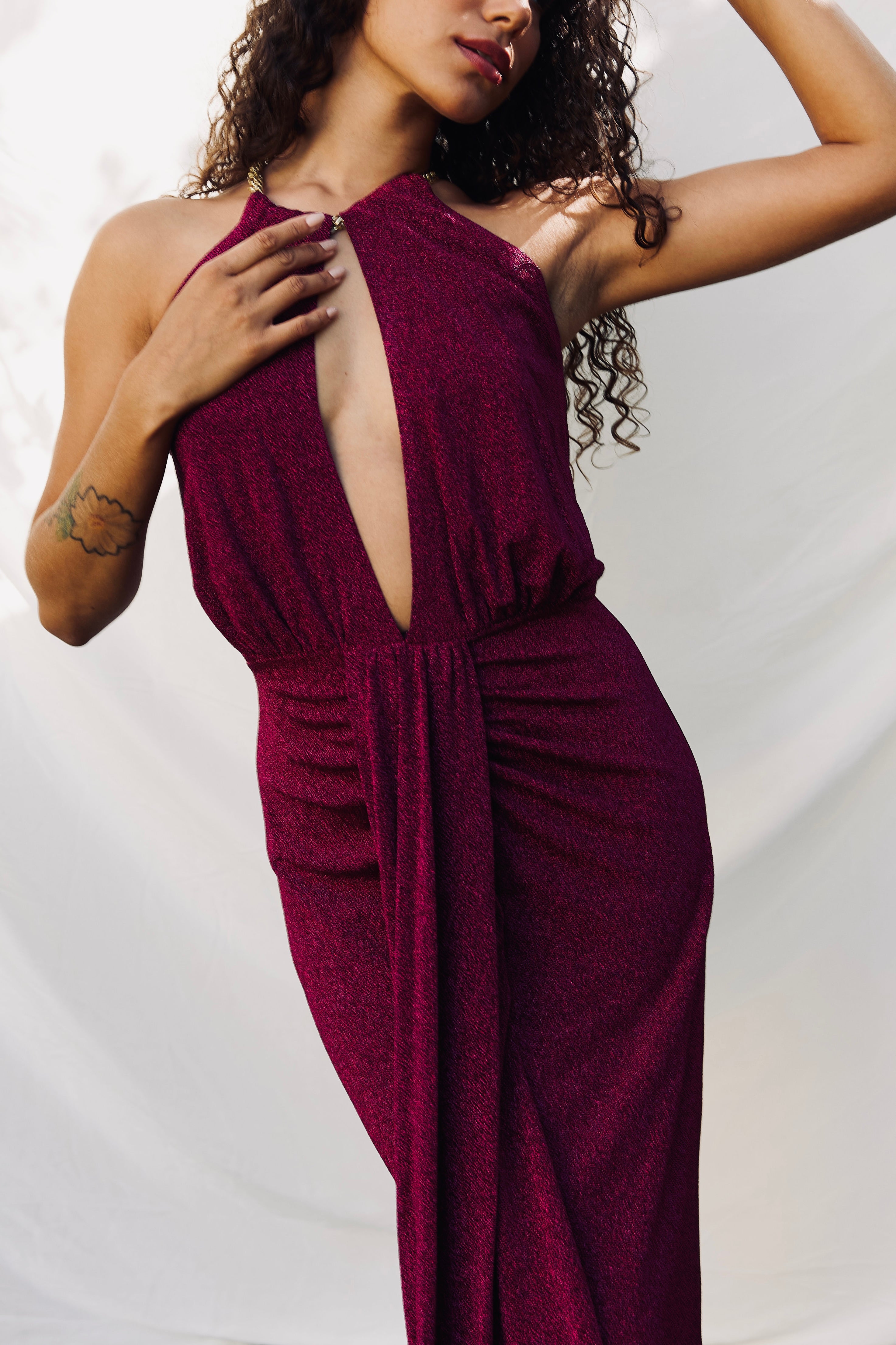 SHIMMERY HALTER NECK DRESS WITH CHAINS IN PURPLE